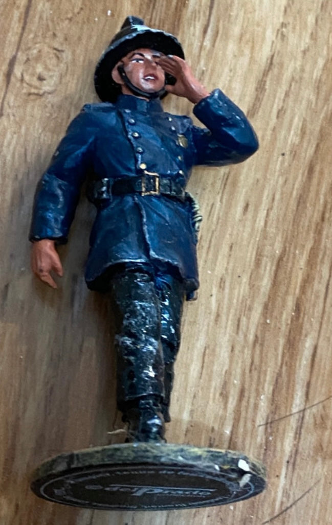Figurine ancienne en Plomb Delprado Pompier tenue de feu Londre 1934