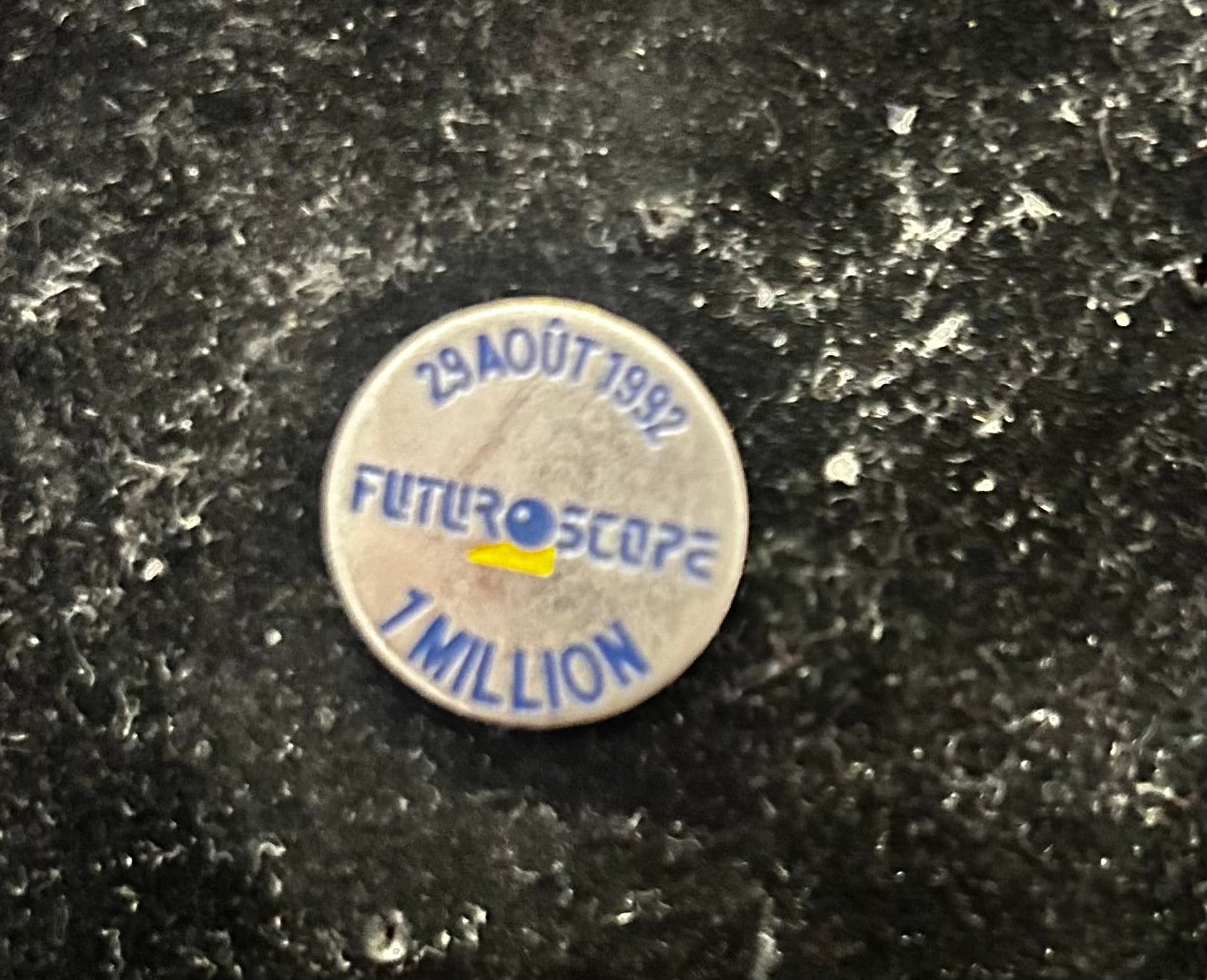 Pin’s ancien Futuroscope 1 million 29 août 1992