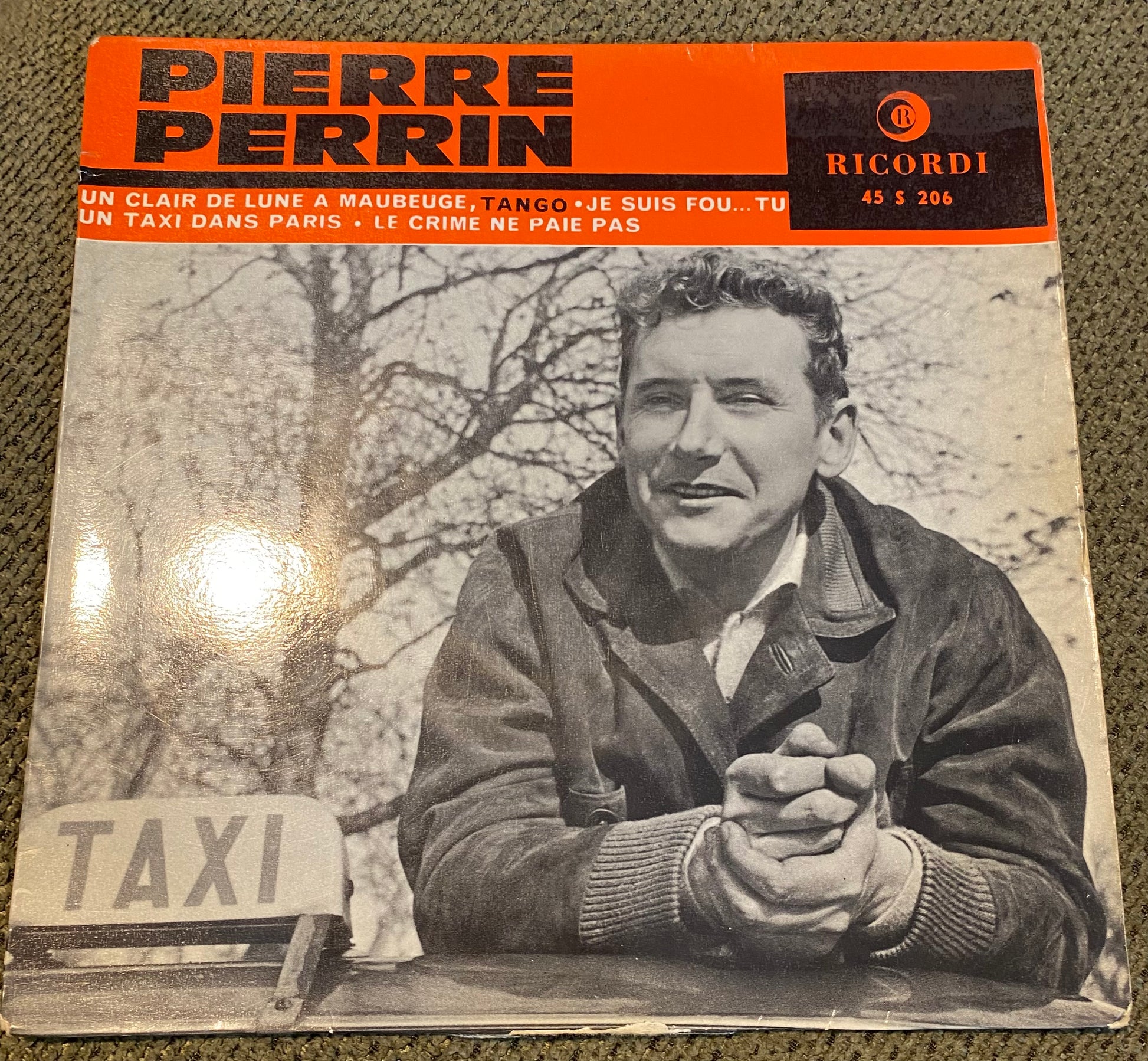 Disque vinyle 45 tours Pierre Perrin. Un clair de lune à Maubeuge.
