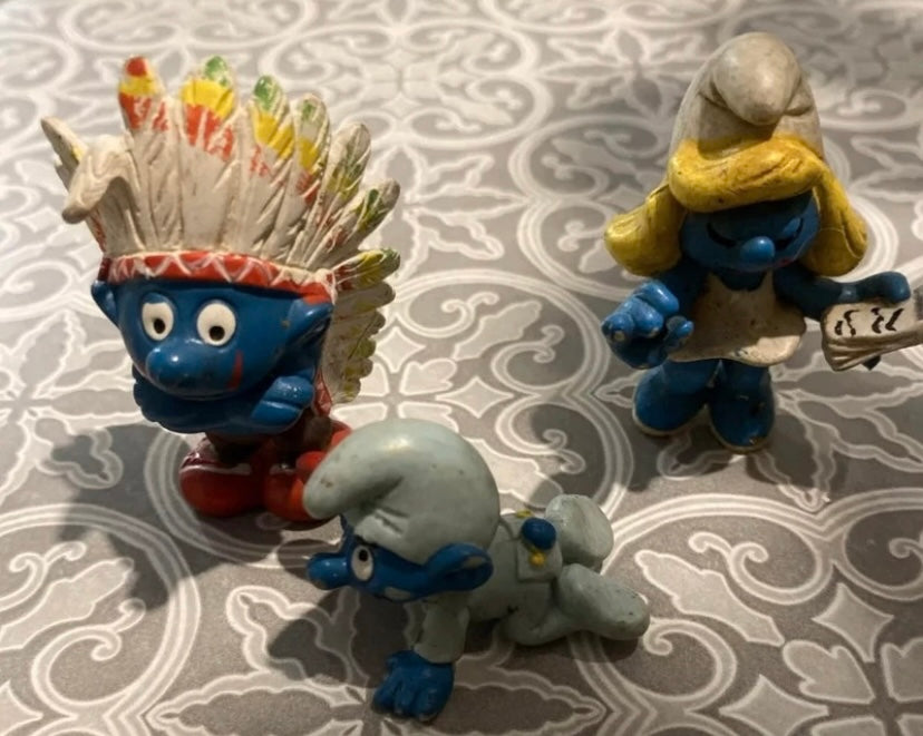 Figurines anciennes schtroumpfs Lot de 3. Bébé schtroumpfs. La schtroumpfette. Chef indien