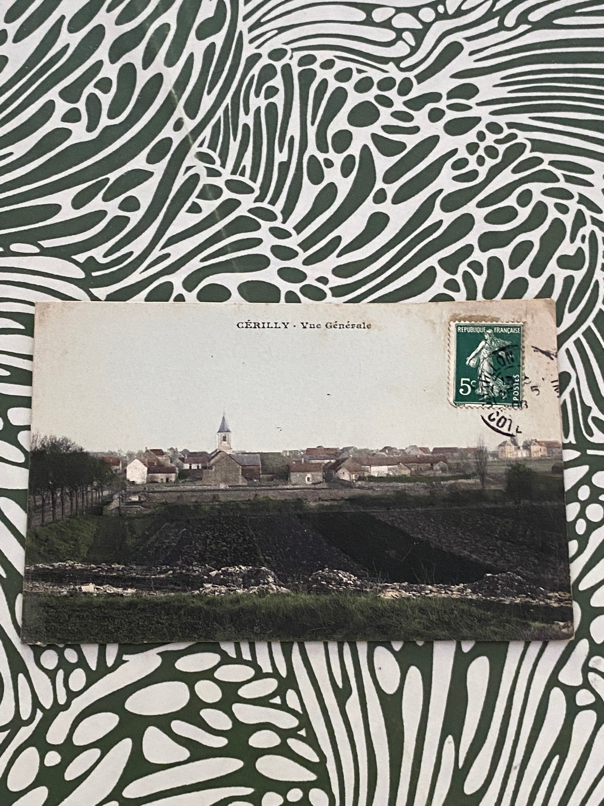 Carte postale ancienne Cérilly. Vue générale