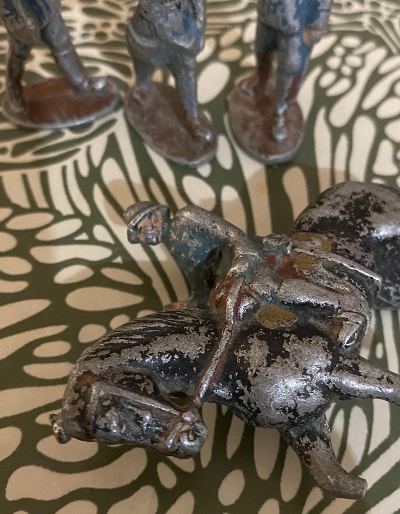 Figurines anciennes Quiralu Aludo. Armée française. Des manques