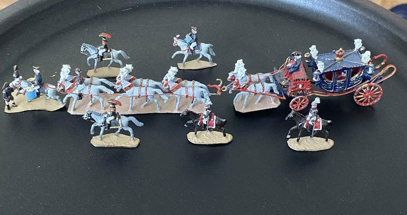 Figurines anciennes CBG Mignot Carrosse Le Sacre de Napoléon en plomb. Petite taille voir Photos