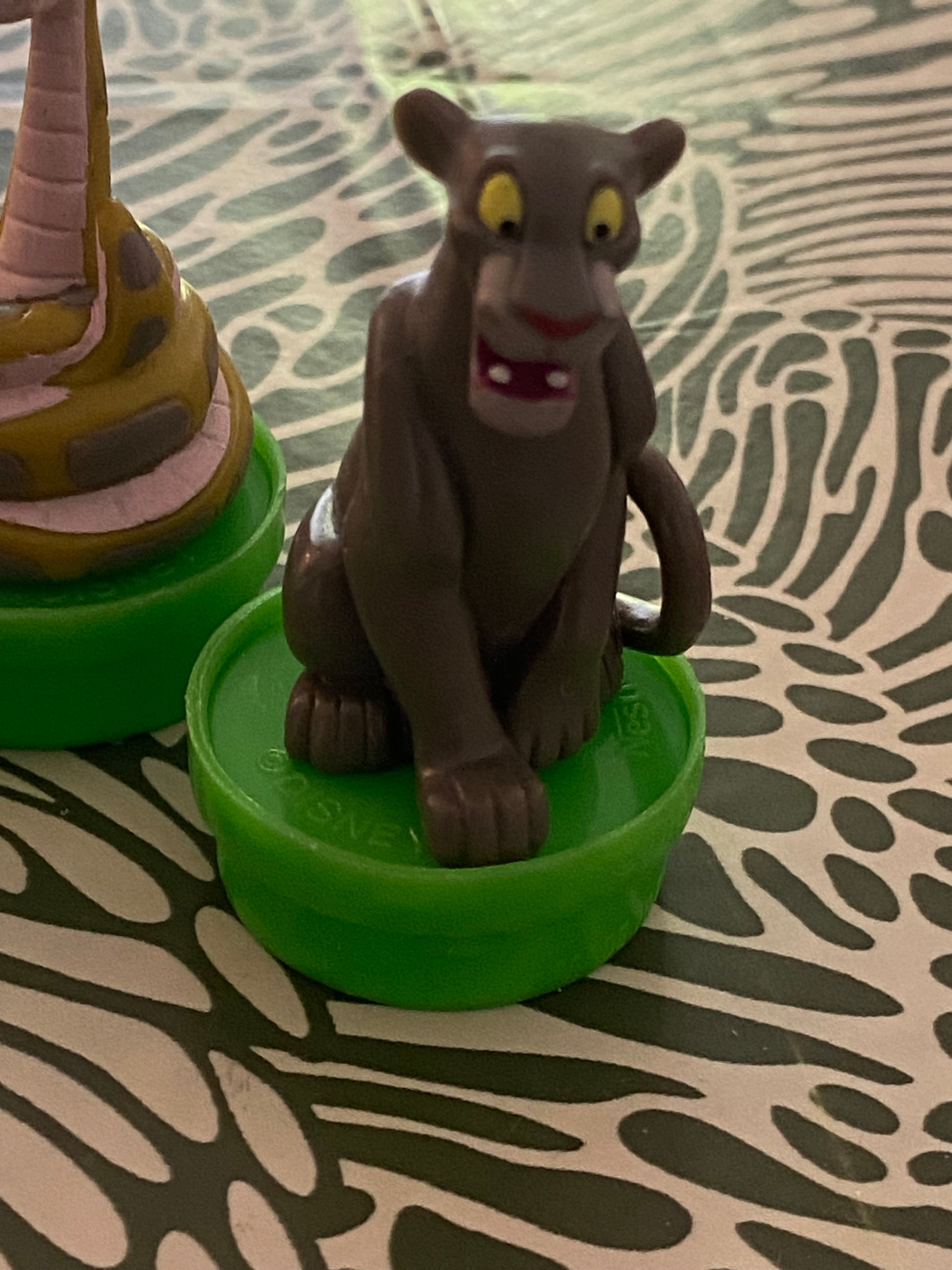 Figurines anciennes Le livre de la Jungle. Bouchons Smarties Nestlé Lot de 3.