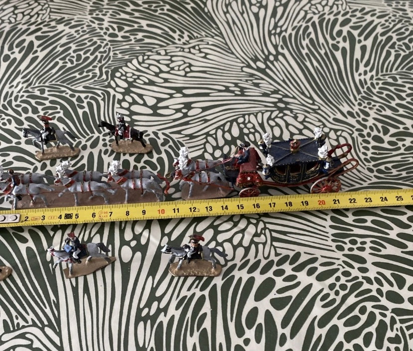 Figurines anciennes CBG Mignot Carrosse Le Sacre de Napoléon en plomb. Petite taille voir Photos