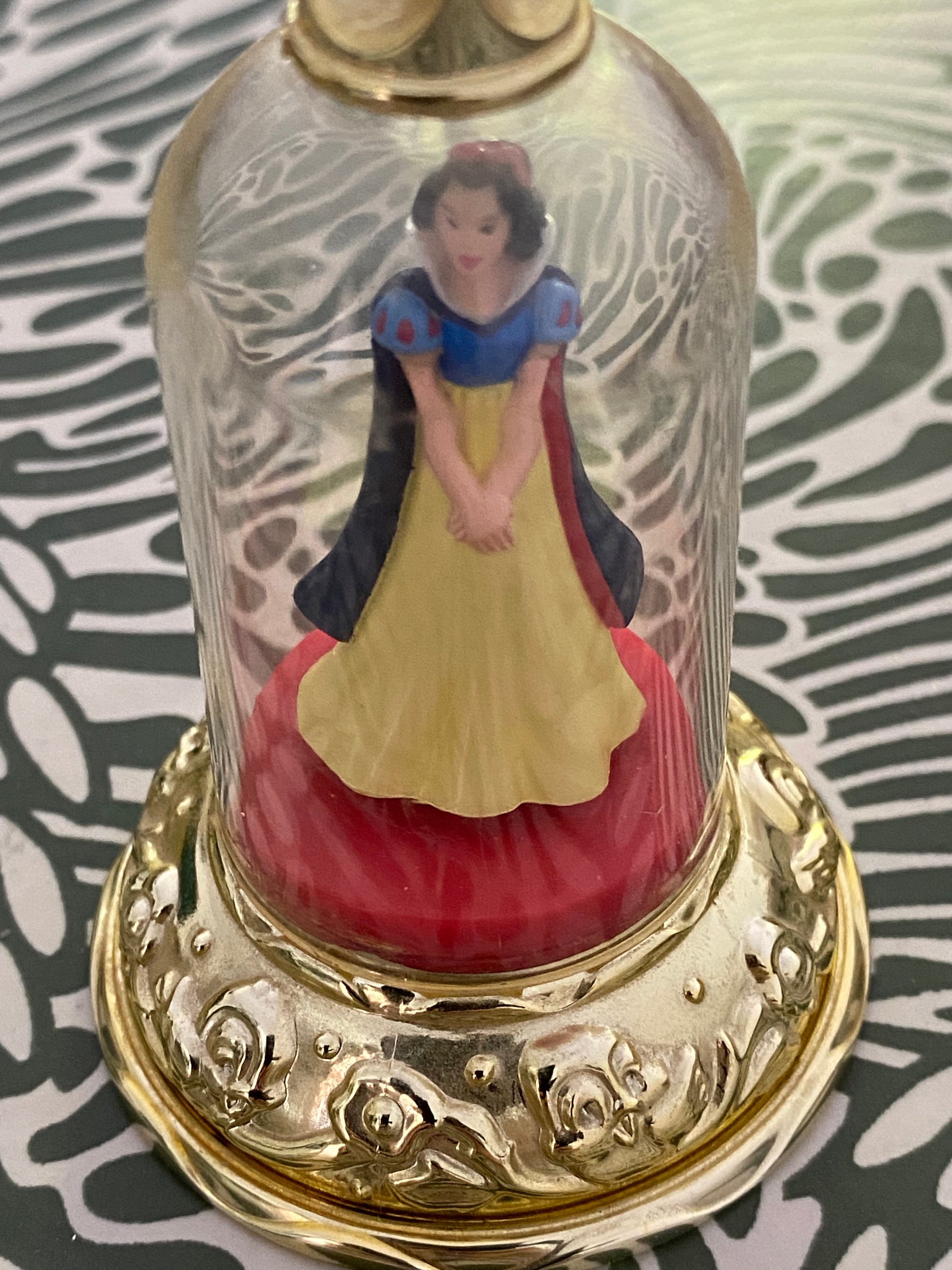 Figurine ancien Blanche Neige sous cloche. Bluebird toys 1998
