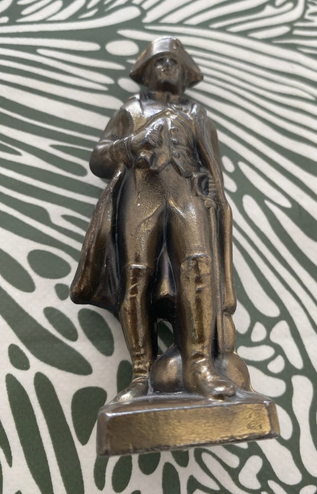 Figurine Napoléon en métal creux. Hauteur 10 cm
