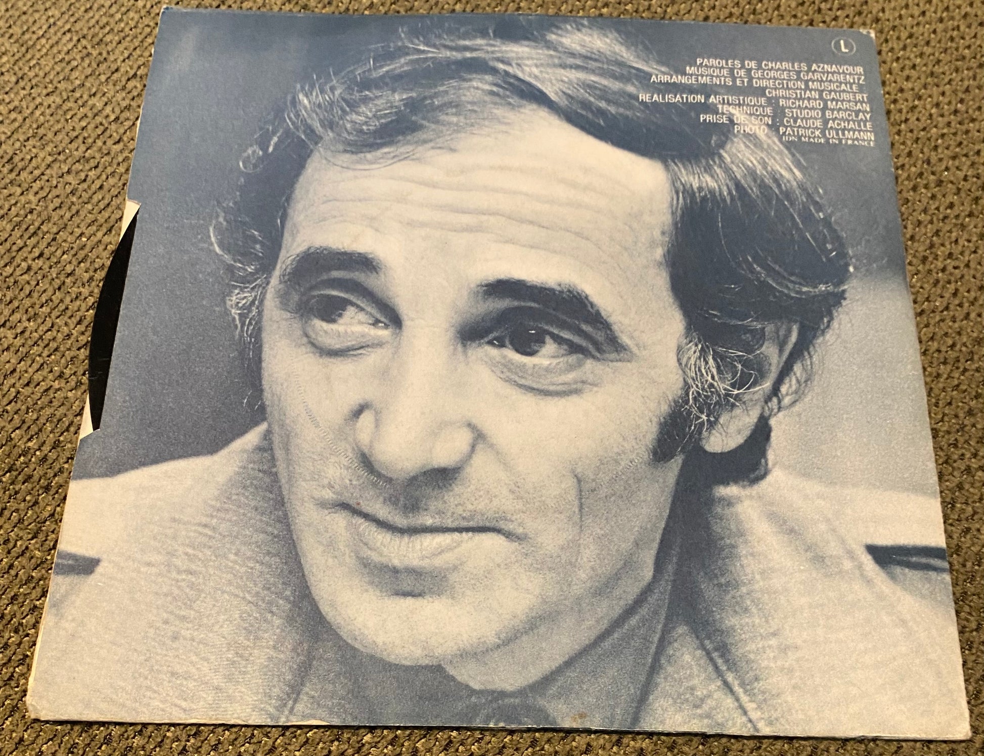 Disque vinyle 45 tours Charles Aznavour. Me voilà seul