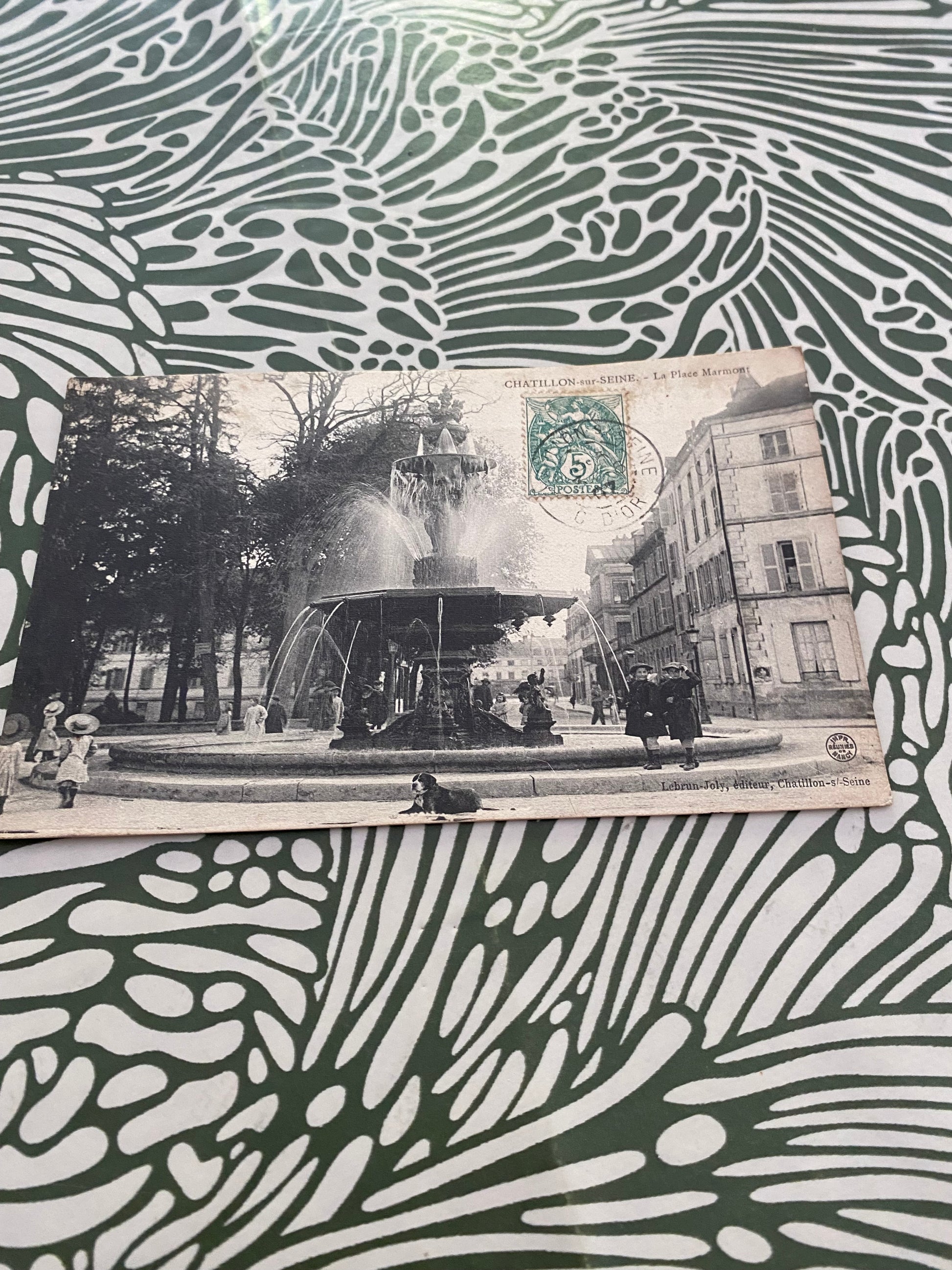 Carte postale ancienne. Châtillon sur Seine. La place Marmont.