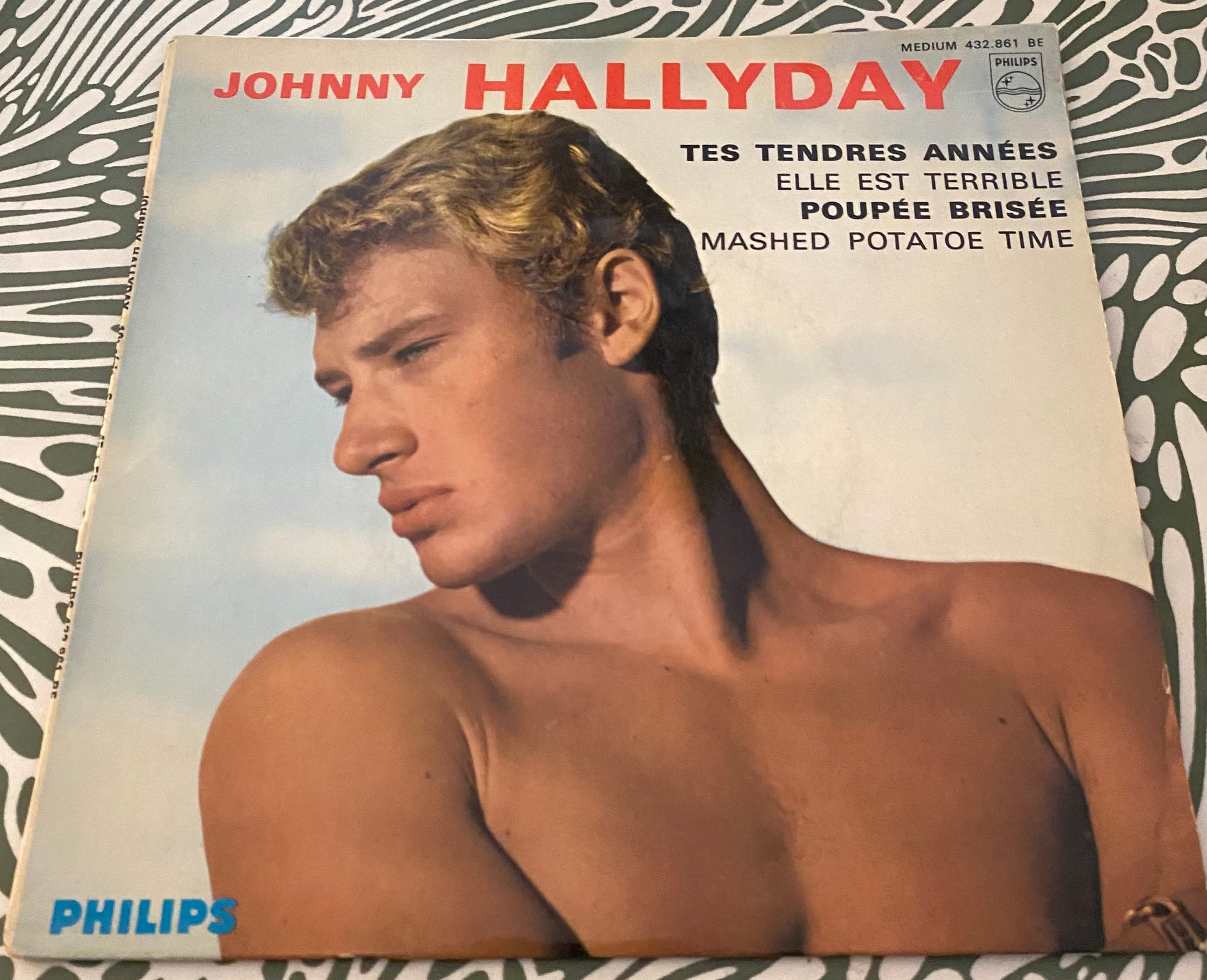 Disque vinyle 45 tours Johnny Hallyday. Les tendres années