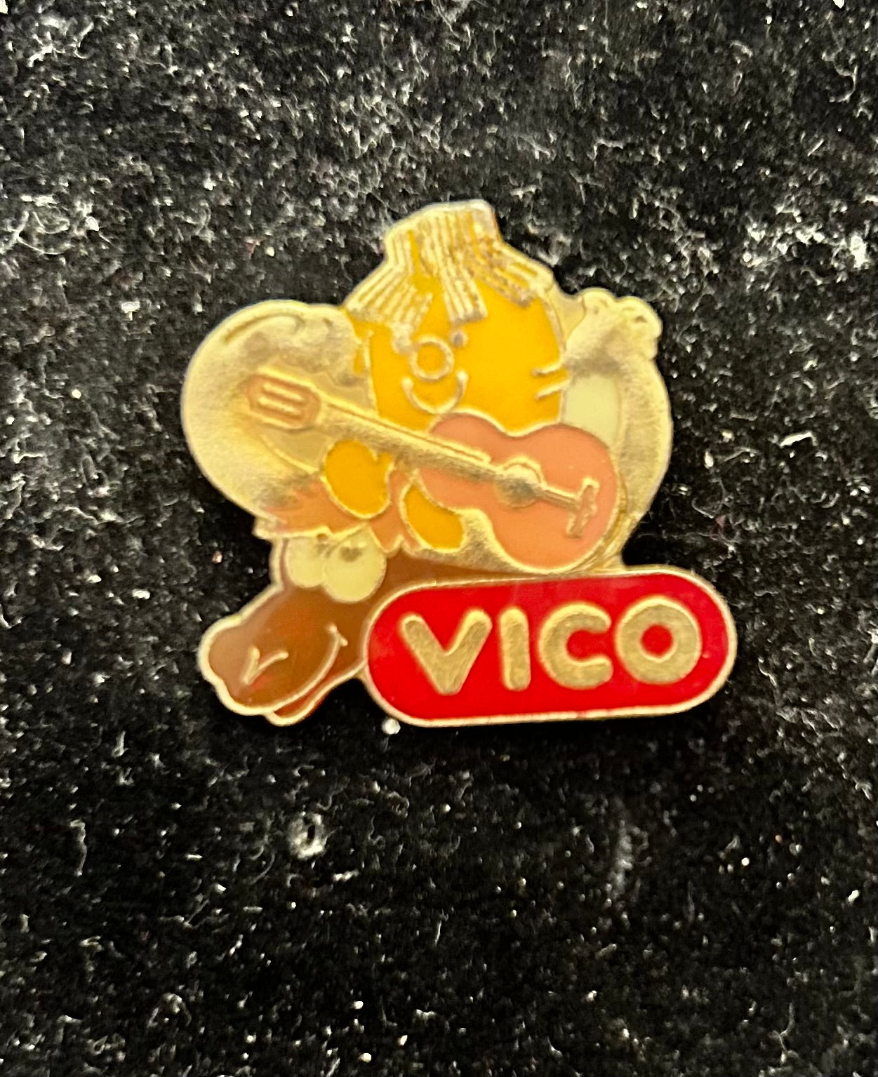 Pin’s ancien Vico