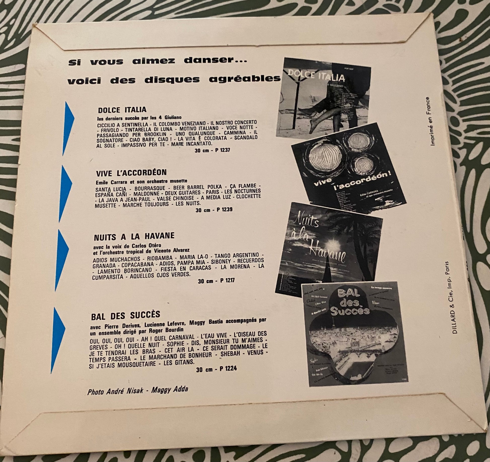 Disque vinyle 45 tours Twist party orchestre des champs Élysées et la chanteuse Dominique