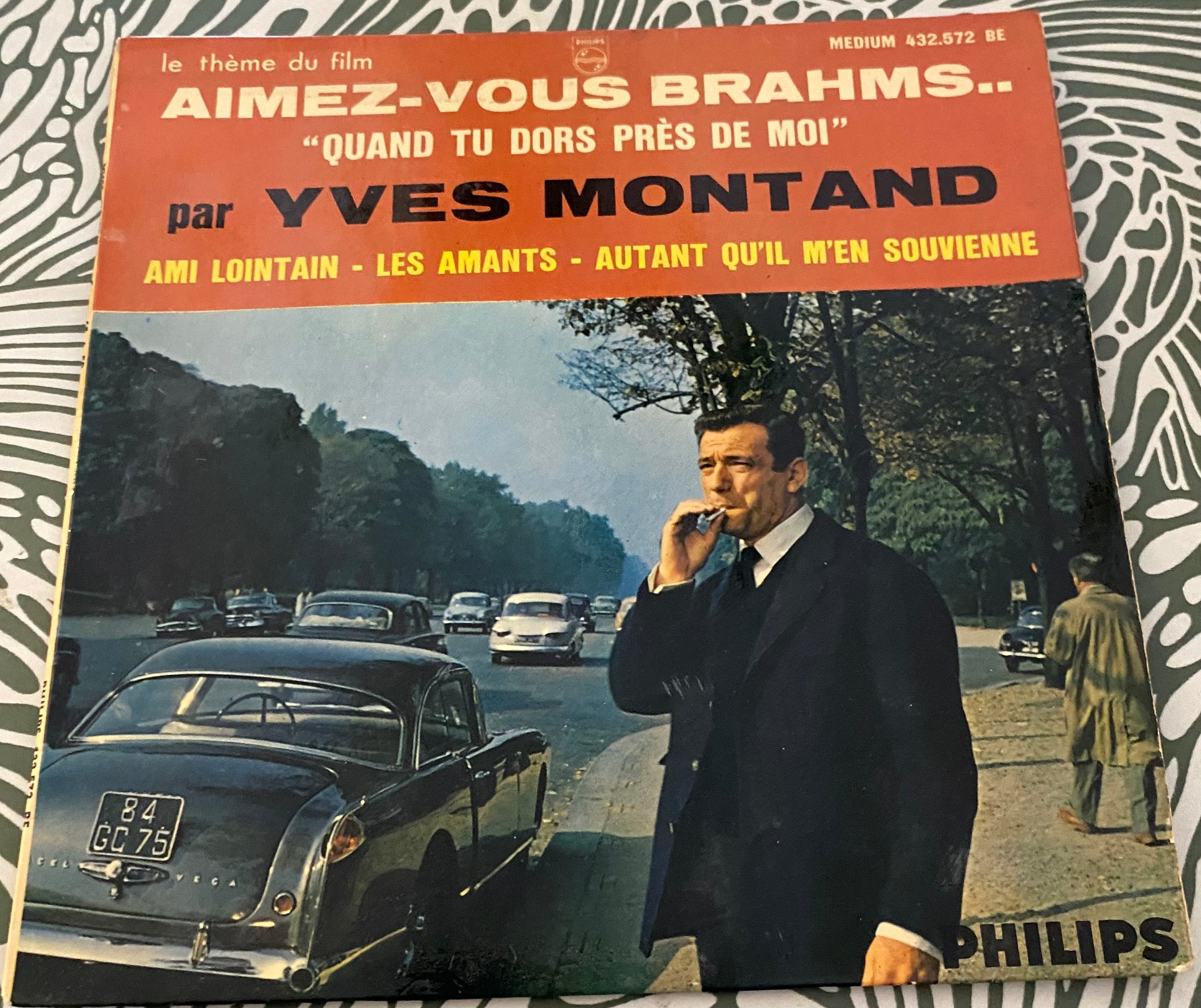 Disque vinyle 45 Tours Yves Montand. Aimez vous Brahms ? Quand tu dors près de moi