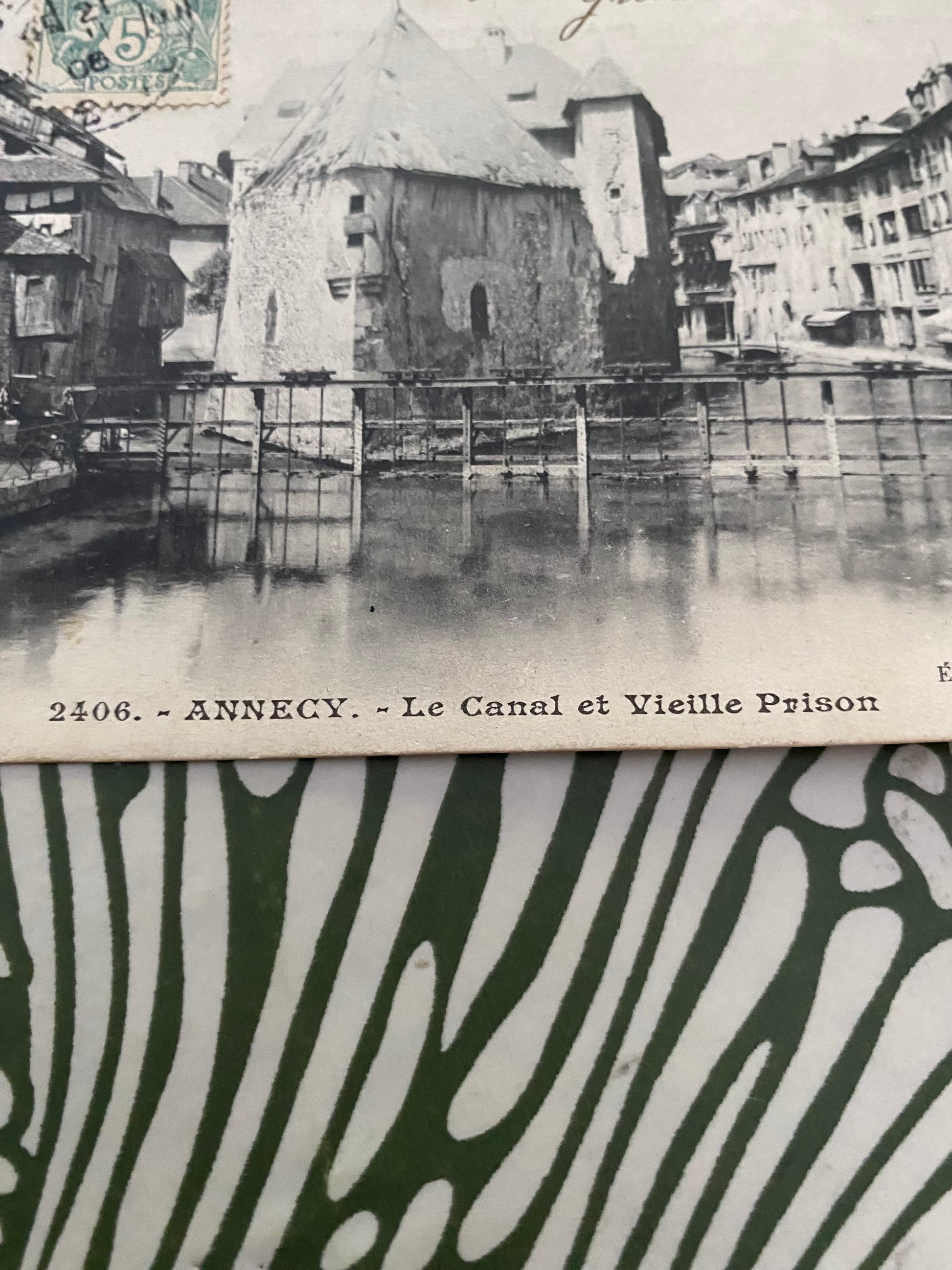 Carte postale ancienne Annecy. Le Canal et Vieille Prison. 1906