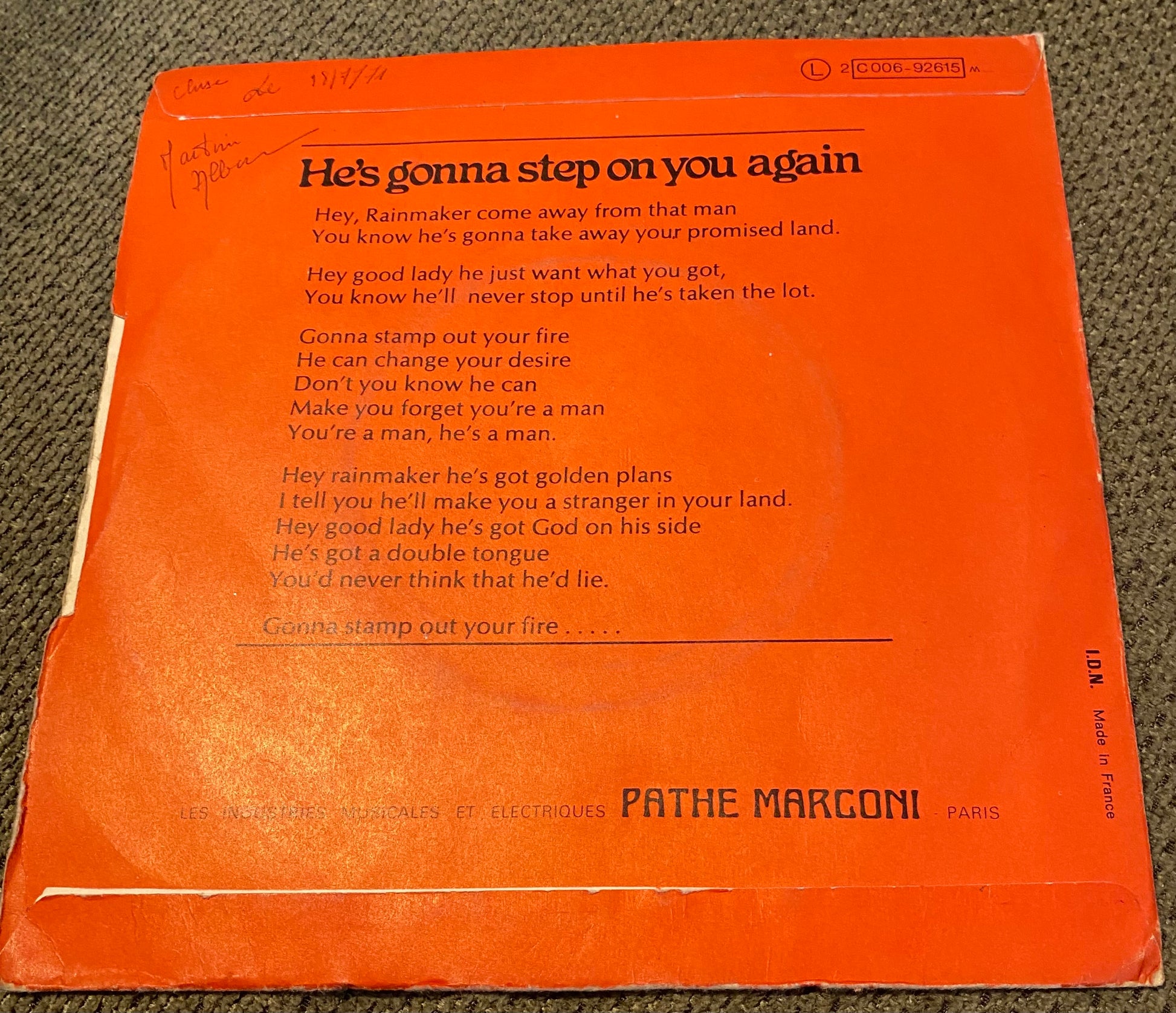 Disque vinyle 45 tours John Kongos. He ´s gonna step on your again