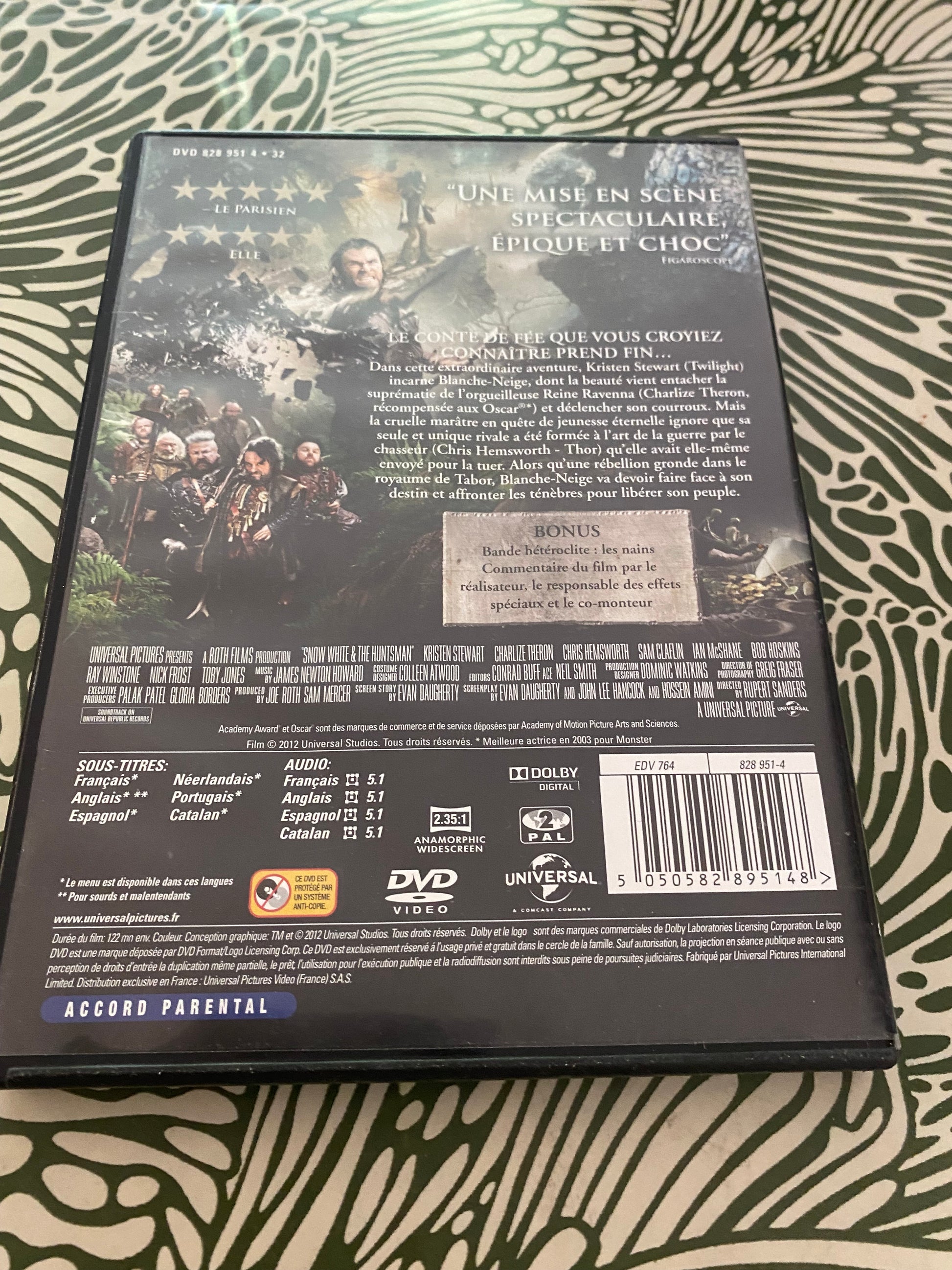 DVD film Blanche neige et le Chasseur