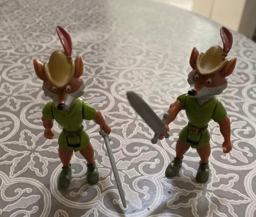 Figurines Famosa robin des bois. Lot de 2. Manques les queues des renards