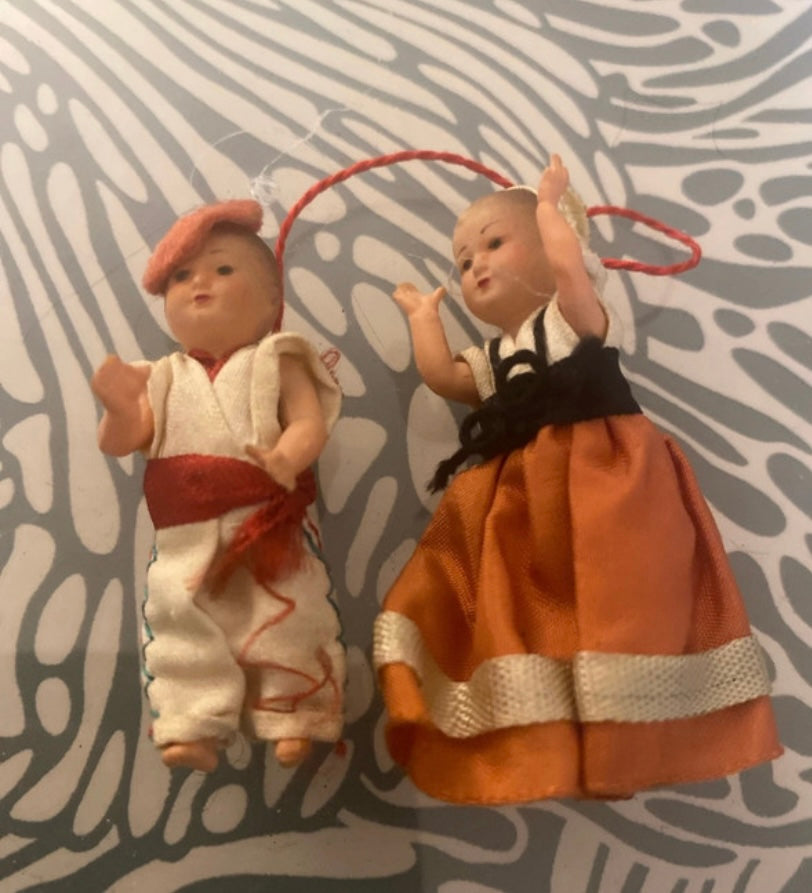 Poupée de collection. Jumeau. Régionales. Mini 6 cm.