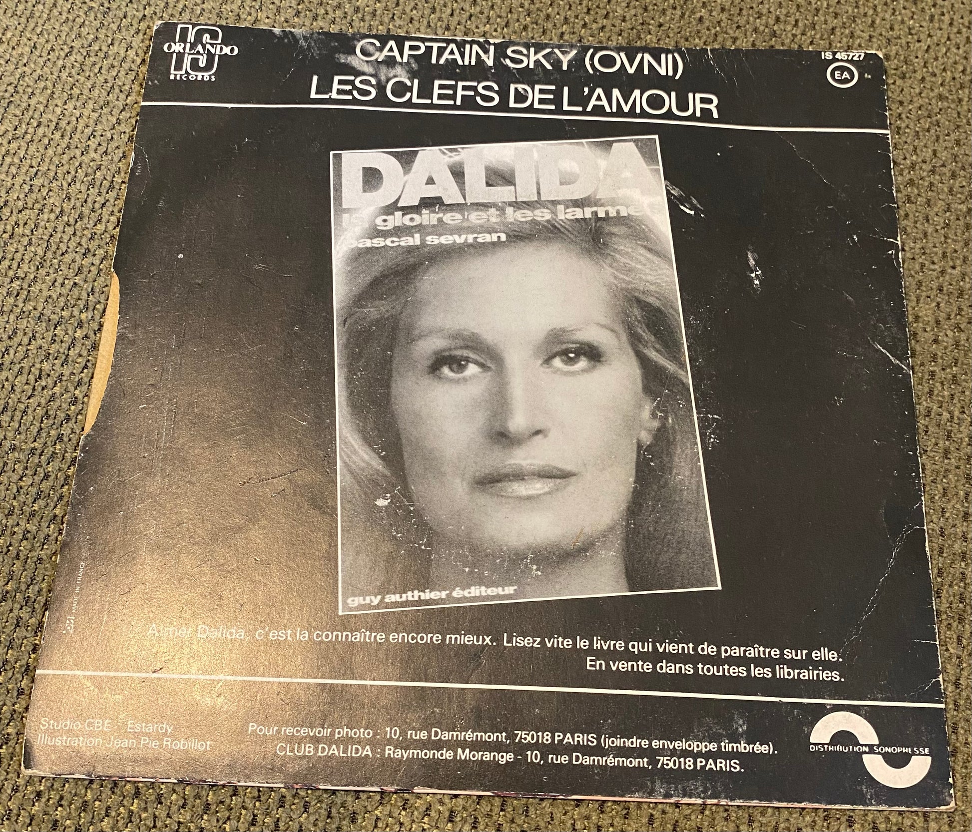 Disque vinyle 45 tours Dalida. Captain Sky.