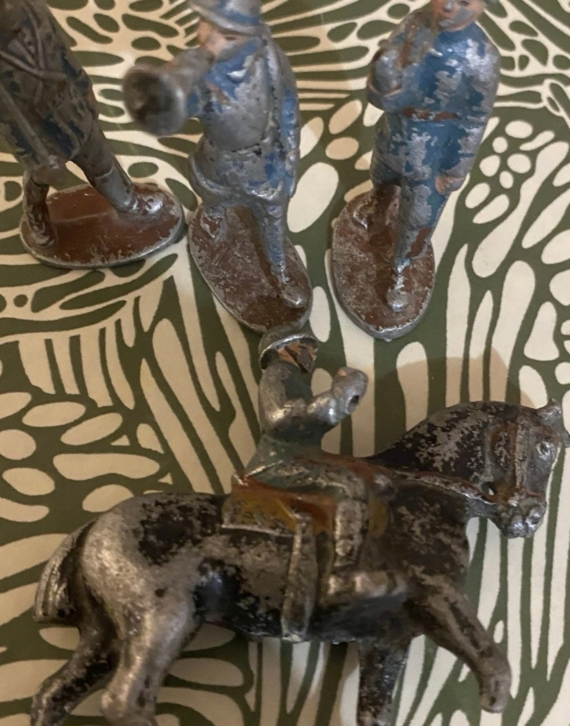 Figurines anciennes Quiralu Aludo. Armée française. Des manques