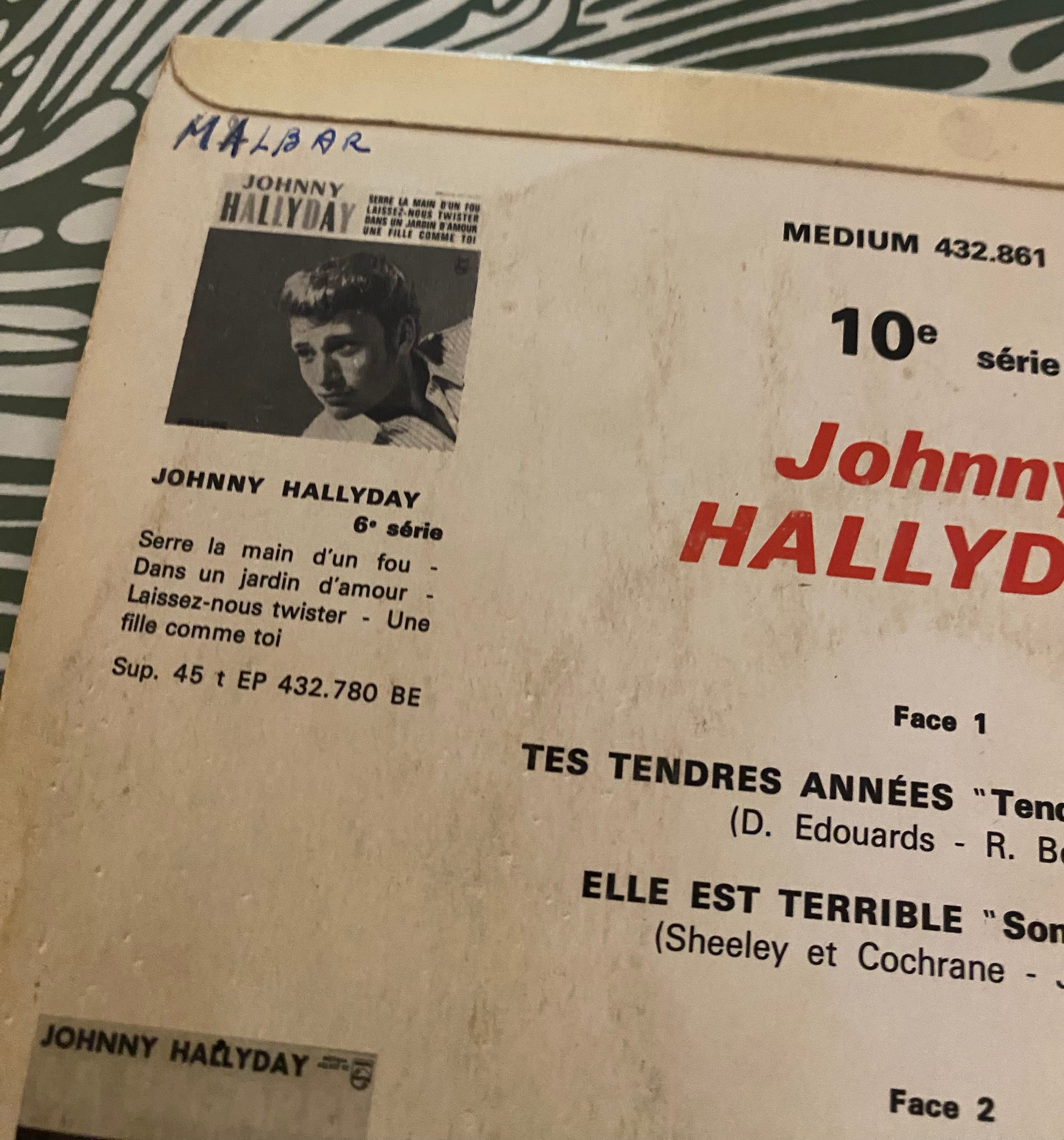 Disque vinyle 45 tours Johnny Hallyday. Les tendres années