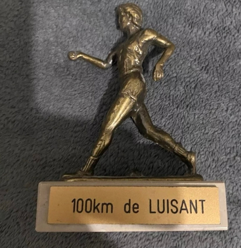 Trophée coupe course 100 kilomètres Luisant