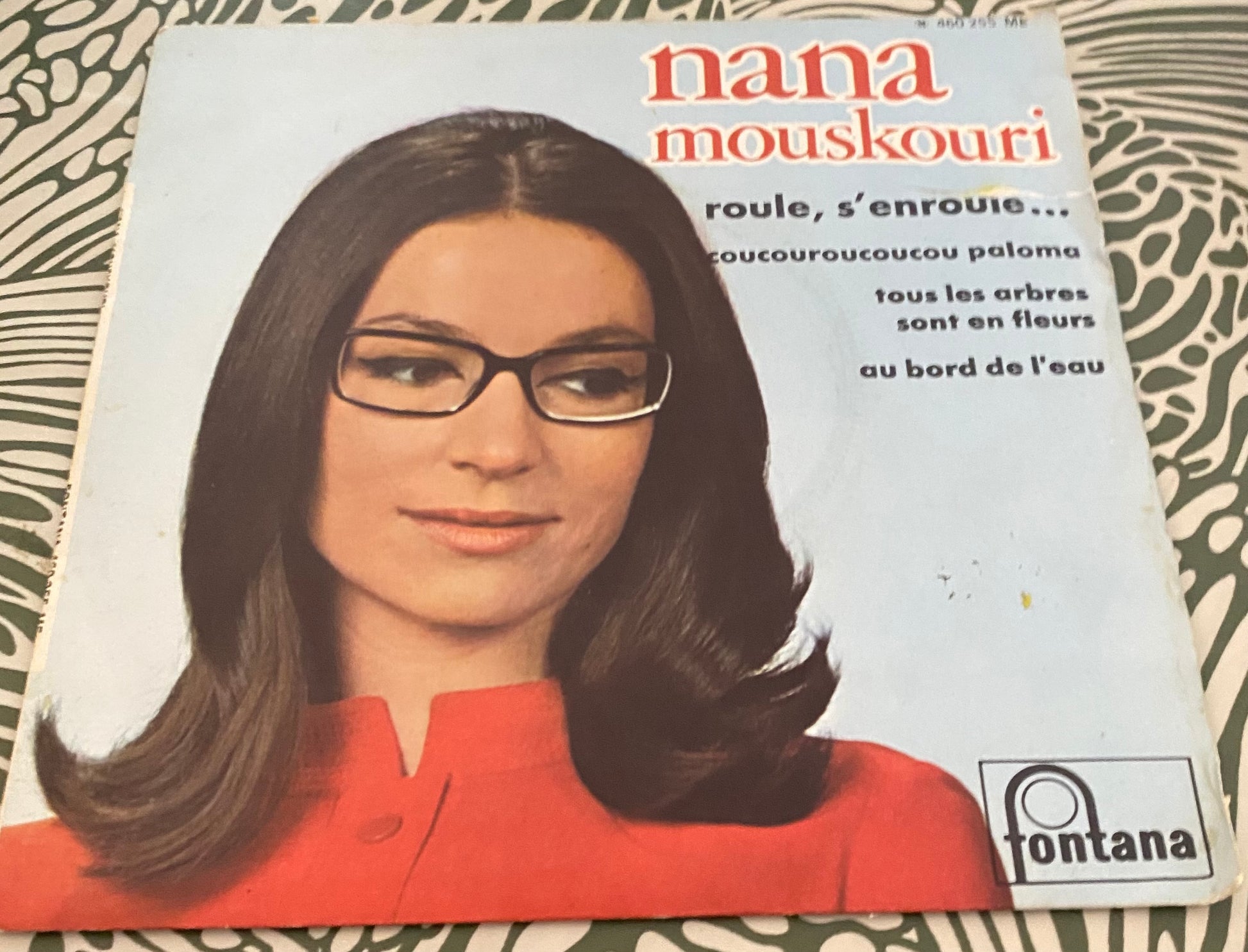 Disque vinyle 45 tours Nana Mouskouri. Roule s’enroule