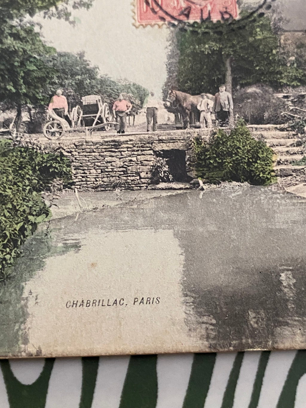 Carte postale ancienne Bernon. Le lavoir et les promenades. 1906