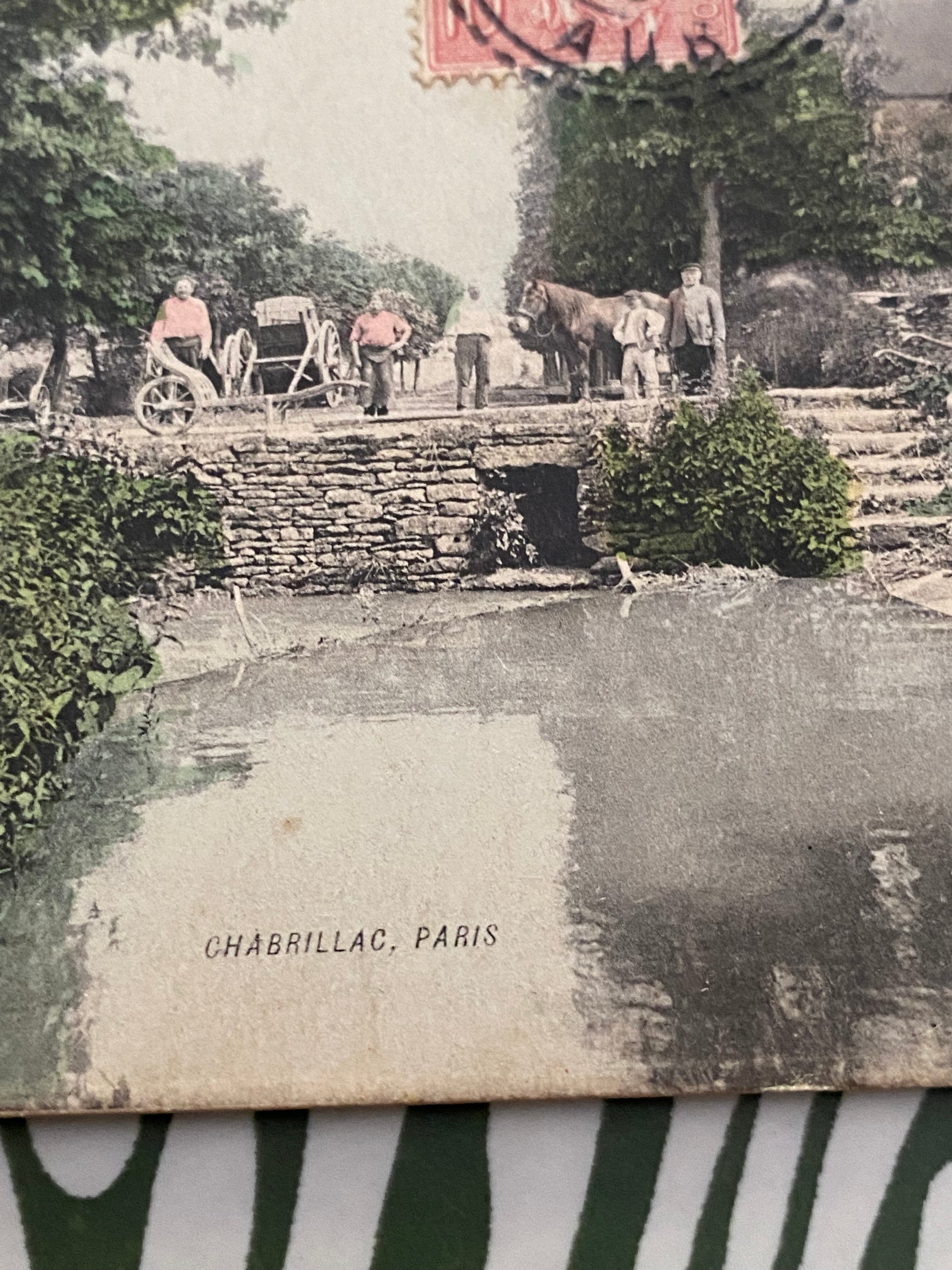 Carte postale ancienne Bernon. Le lavoir et les promenades. 1906