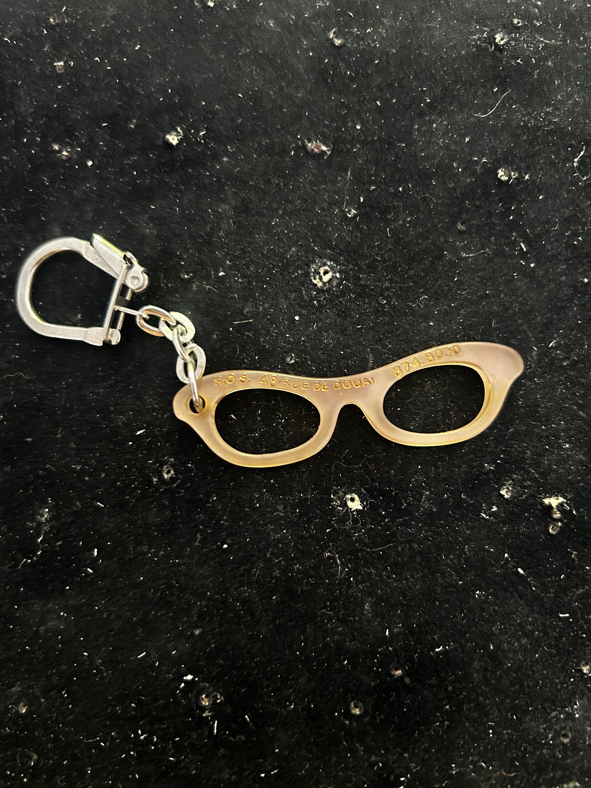 Porte clés ancien Lunette. SOS