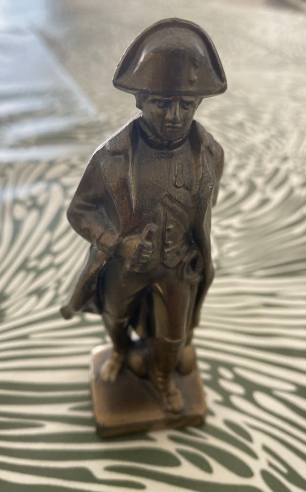 Figurine Napoléon en métal creux. Hauteur 10 cm