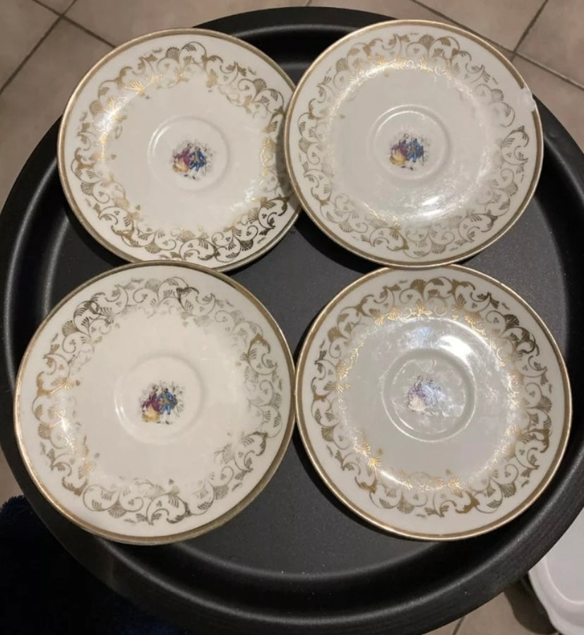 Petites assiettes anciennes Bavaria Lot de 4 diamètre 15. Une légèrement abîmée.