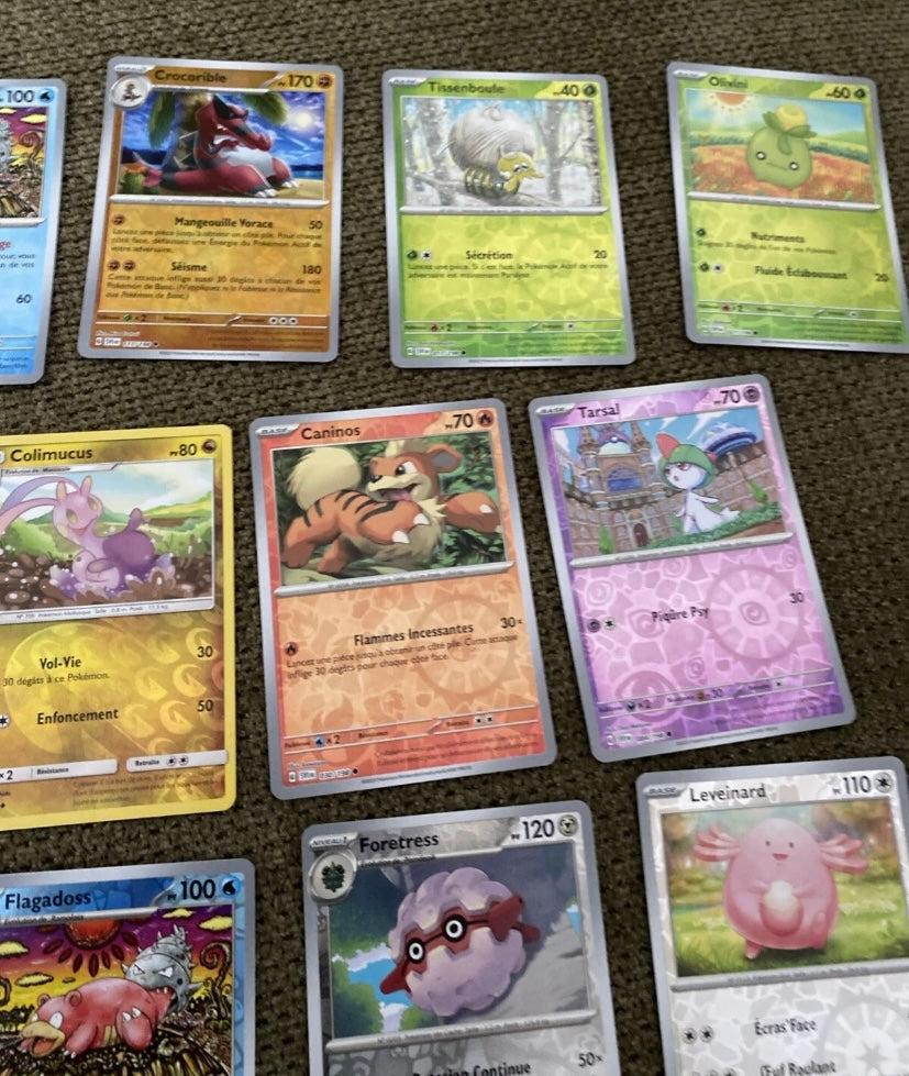 Cartes de collection Pokémon HOLO Lot de 37 divers. Sorties des boosters