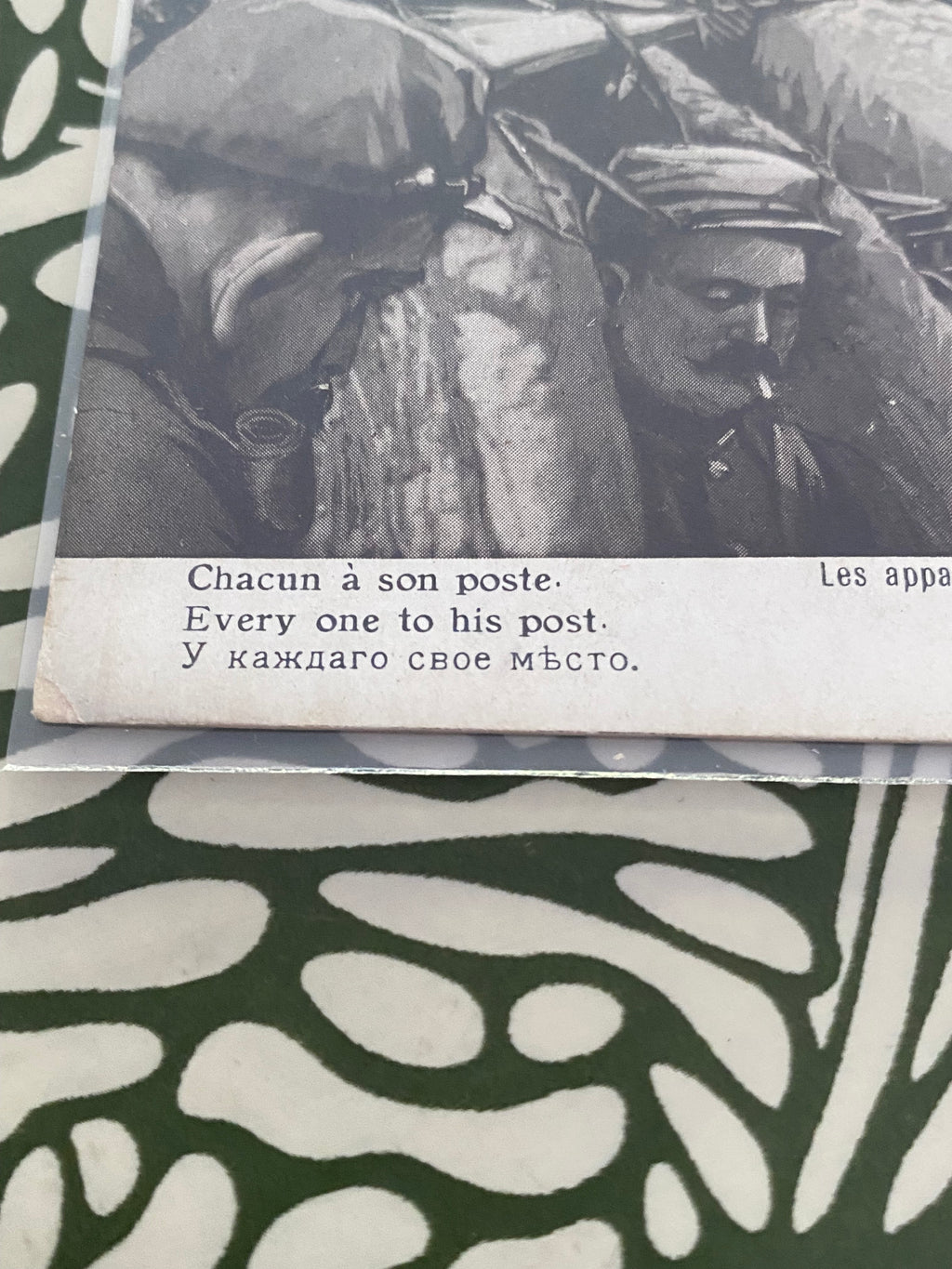 Carte postale ancienne. Les appartements de nos vaillants militaires dans les tranchées. Dans une pochette de protection