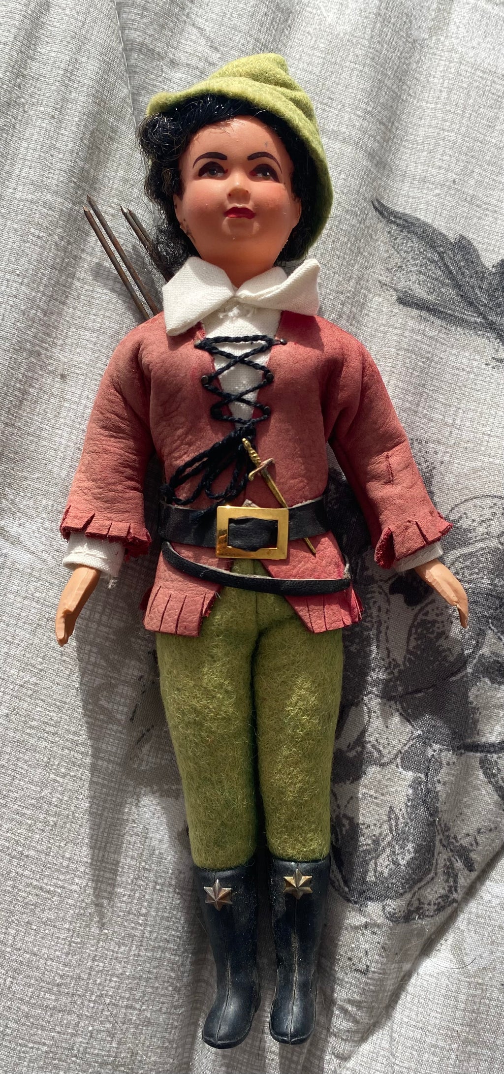 Poupée, ancienne année 50-60 Thierry la fronde certainement de la série ORTF hauteur 23 cm