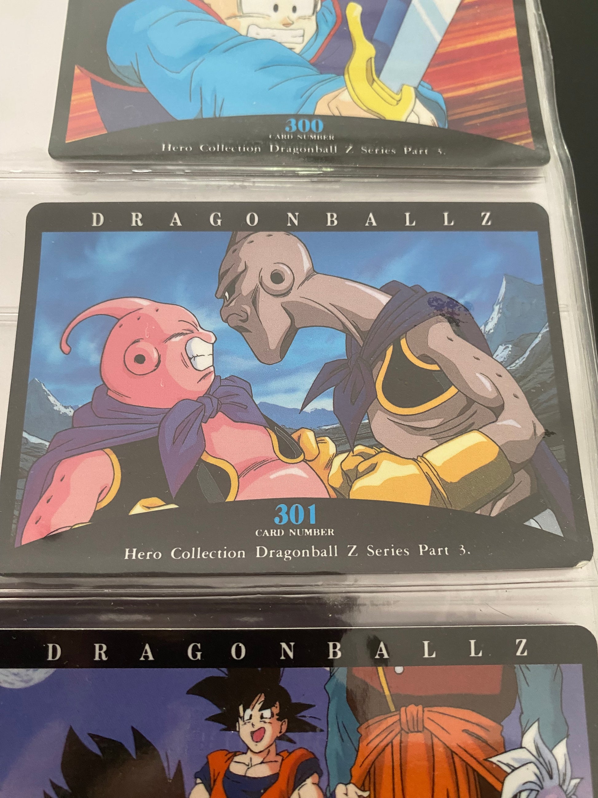 Dragon Ball Z part. 3. Lot de 4 cartes de collection numéro 300. 301.302.303.