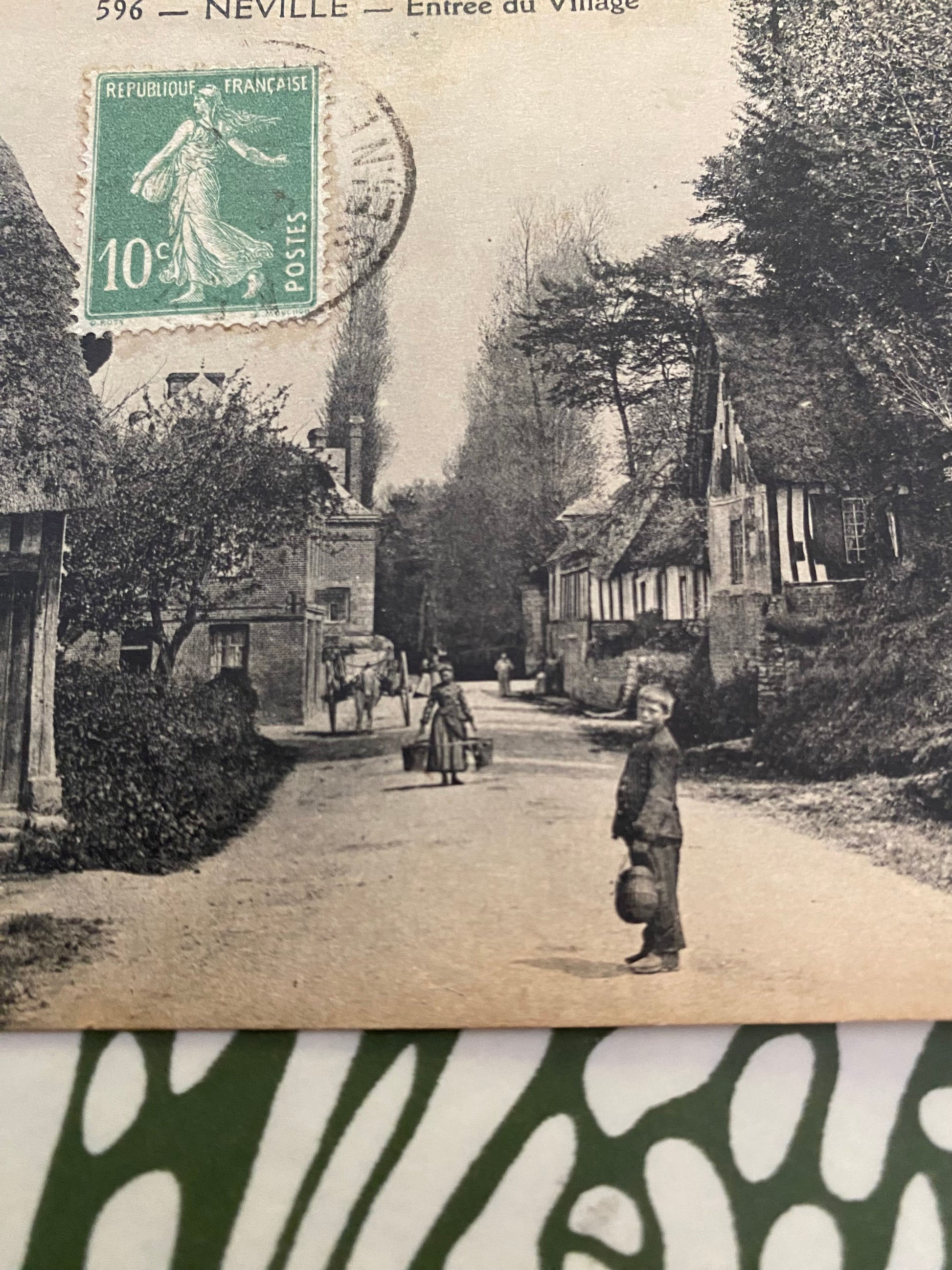 Carte postales ancienne Environs de Saint Valery en Caux. Neville. Entrée du village. 1922
