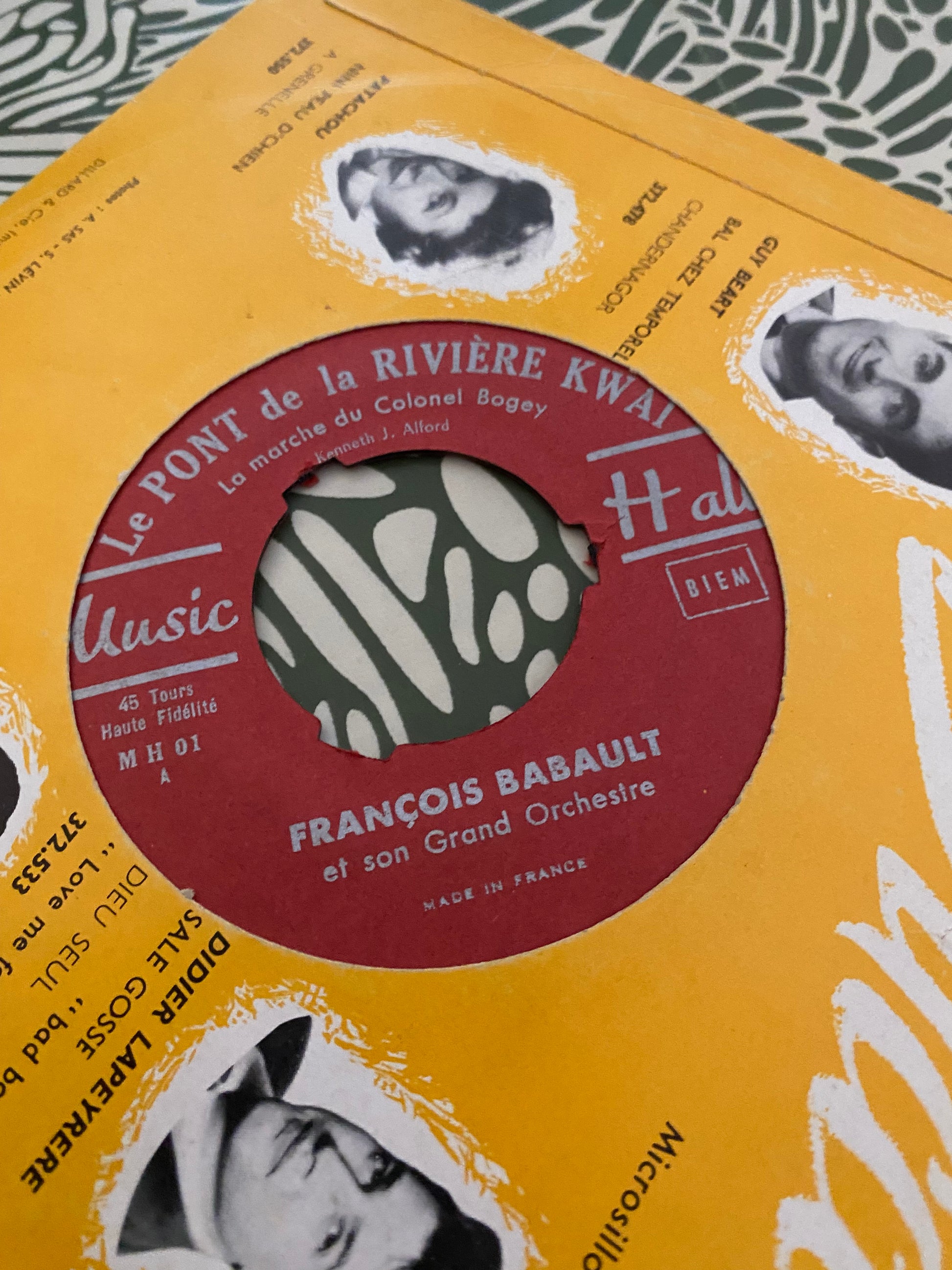 Disque vinyle 45 tours François Babault et son grand orchestre. Le pont de la rivières Kwaï