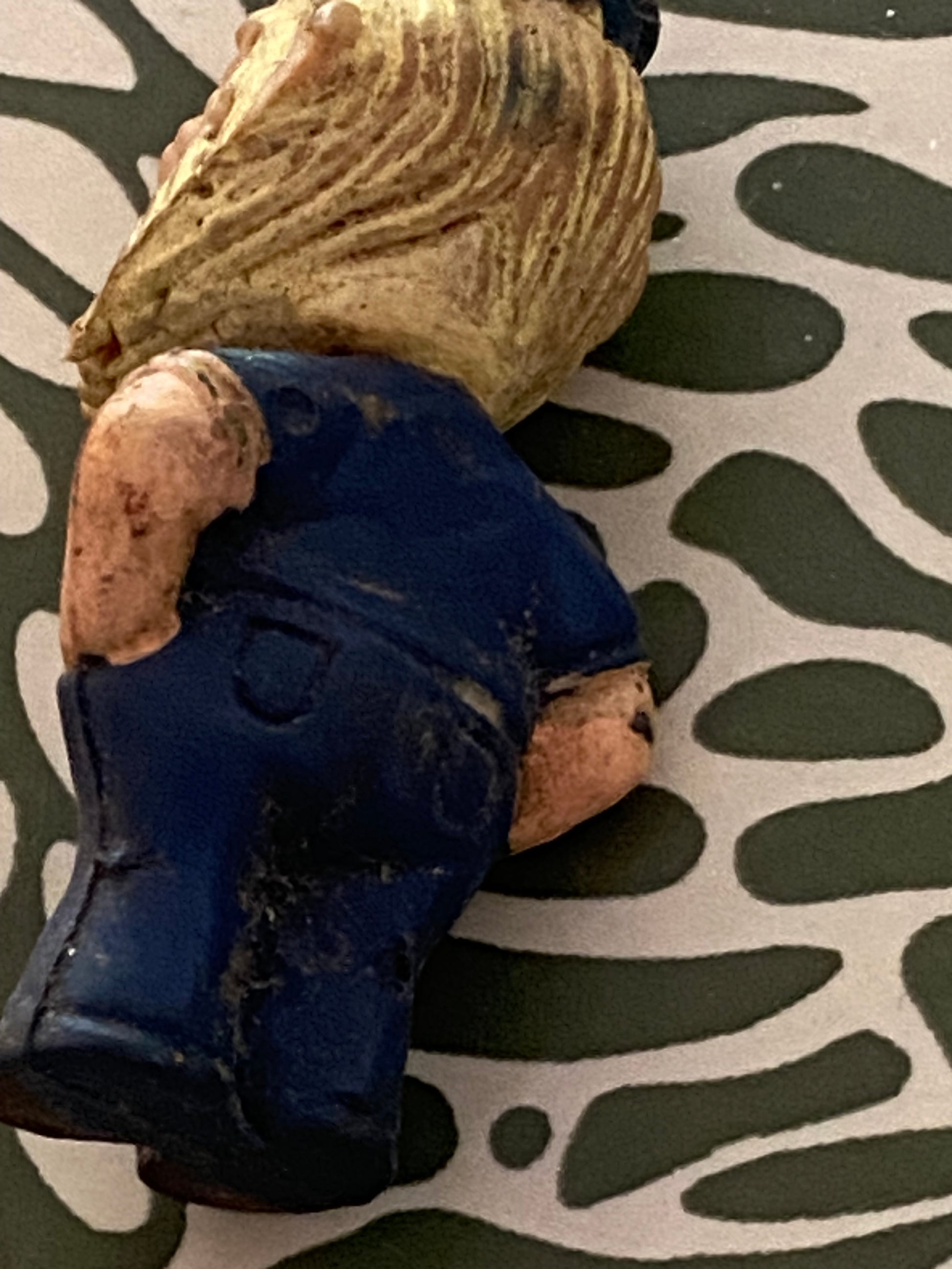 Figurine Marin Pêcheur ancienne. Était certainement en porte clef. Manque petite pipe en bois.