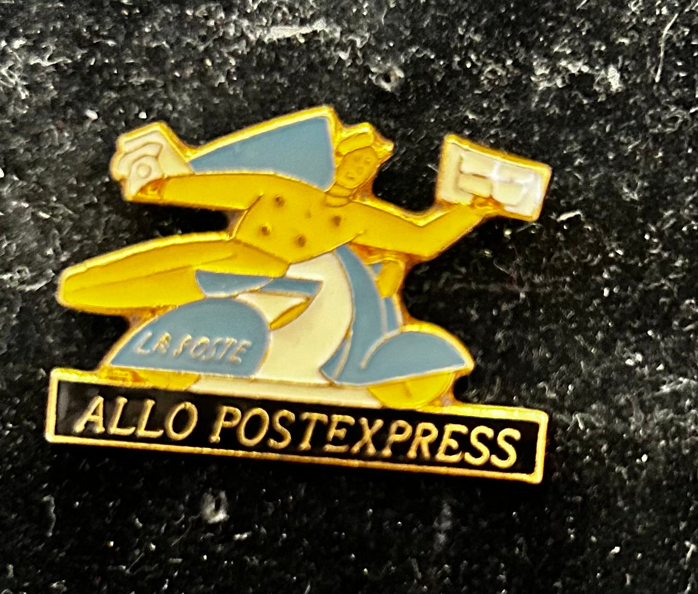 Pin’s ancien La poste. Allo postespress