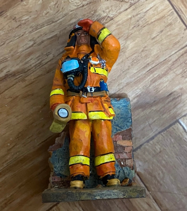 Figurine ancienne en Plomb Delprado Pompier équipier de la FRTF Tokyo Japon 2003