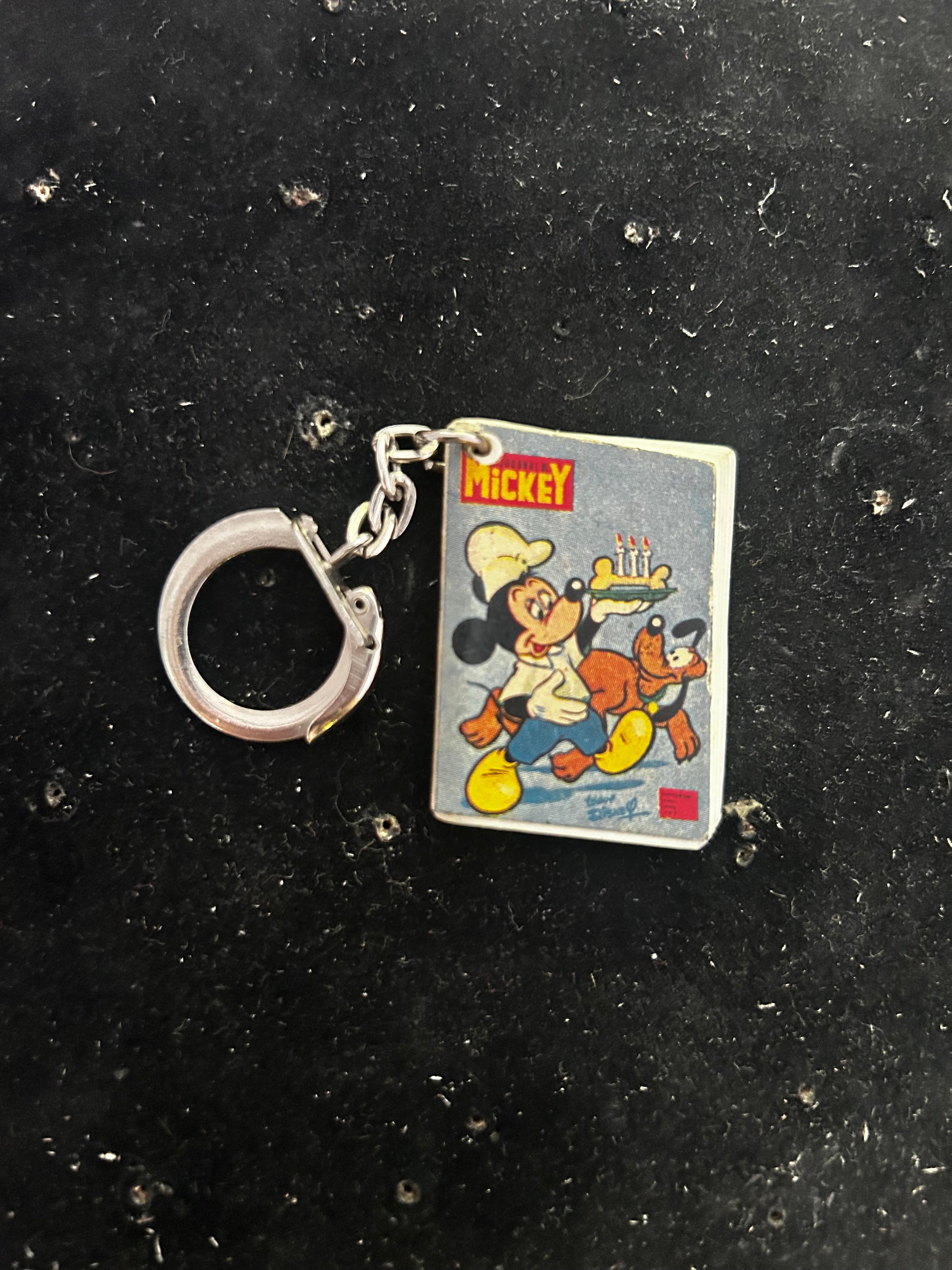 Porte clefs ancien Le journal de Mickey