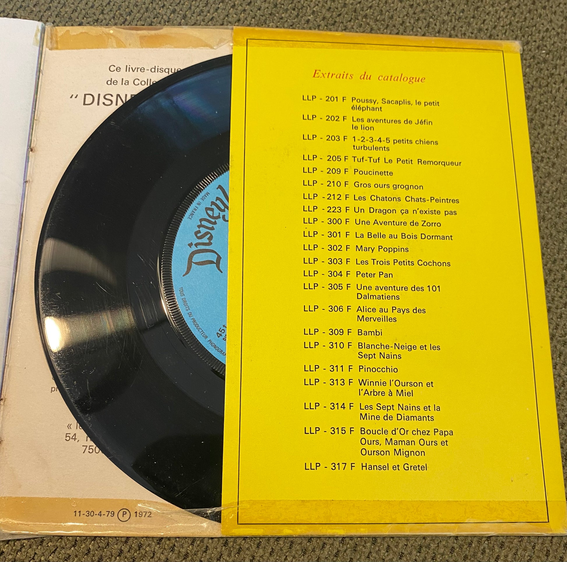 Livre disque vinyle Davy Crockett. Walt Disney