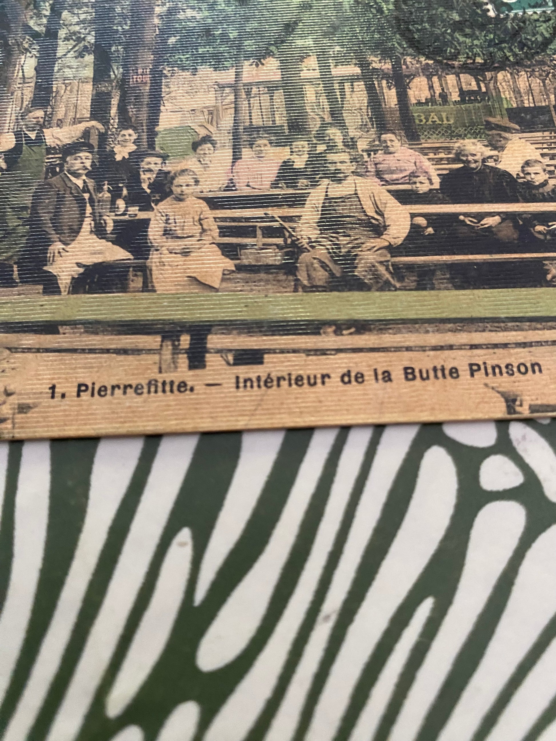 Carte postale ancienne Pierrefitte. Intérieur de la butte Pinson.