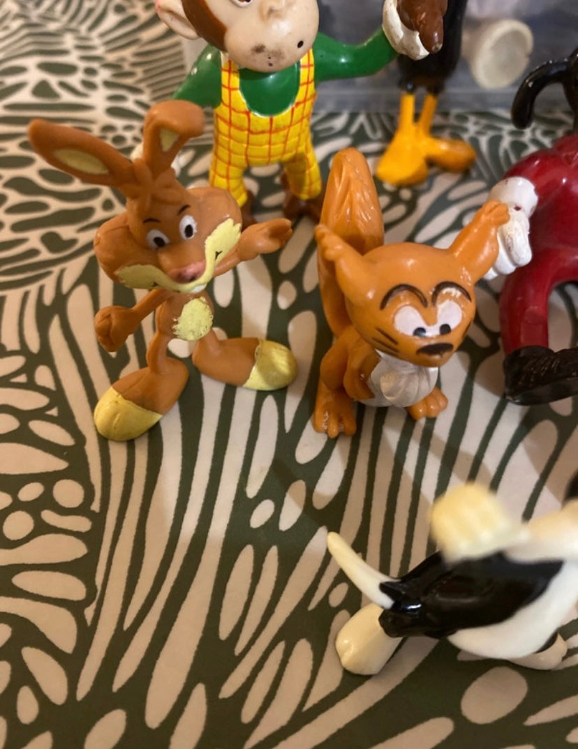 Figurines anciennes diverses. Personne Disney. Lot de 10
