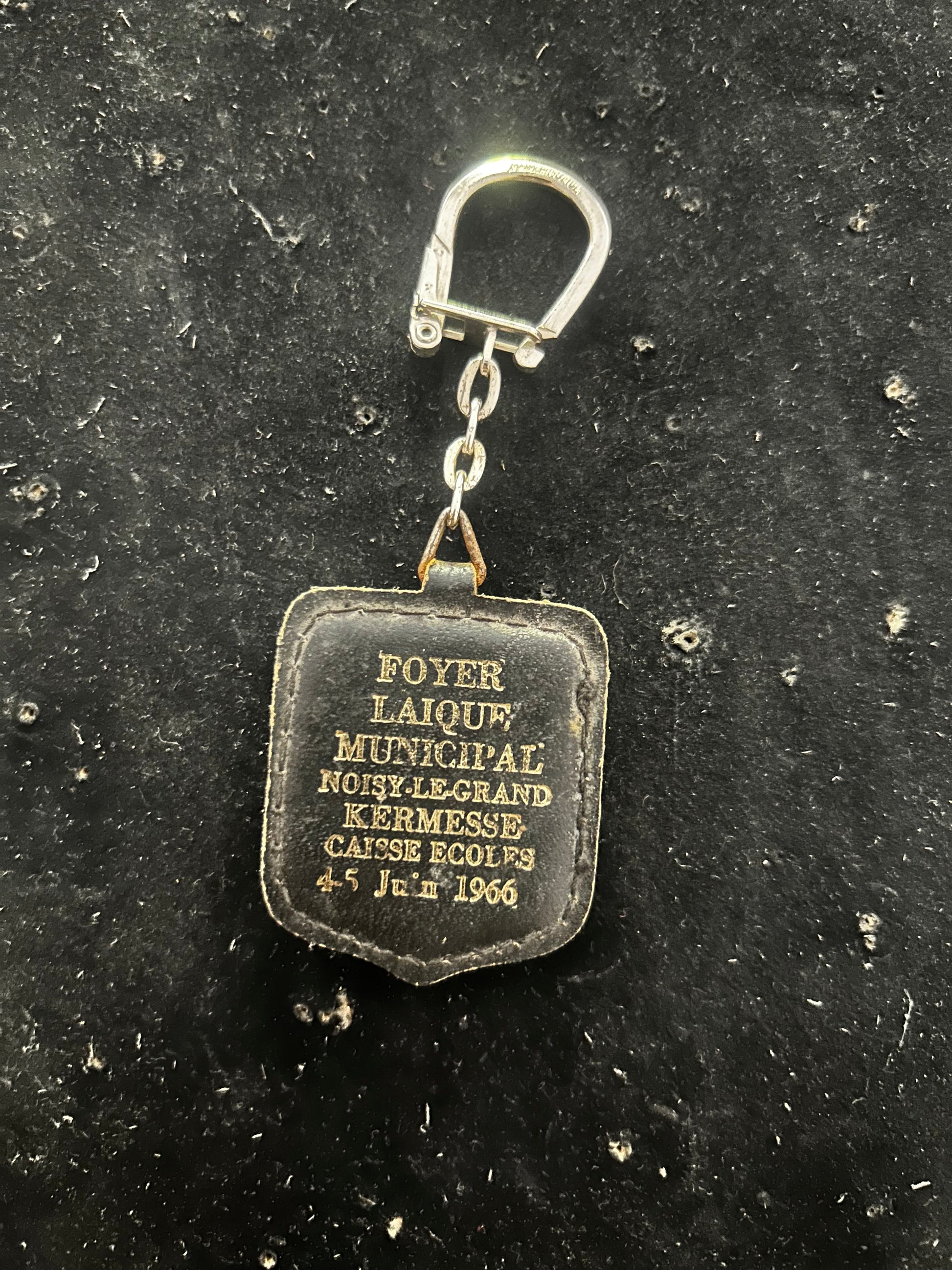 Porte clefs ancien Foyer Laïque municipal Noisy le grand Kermesse 1966