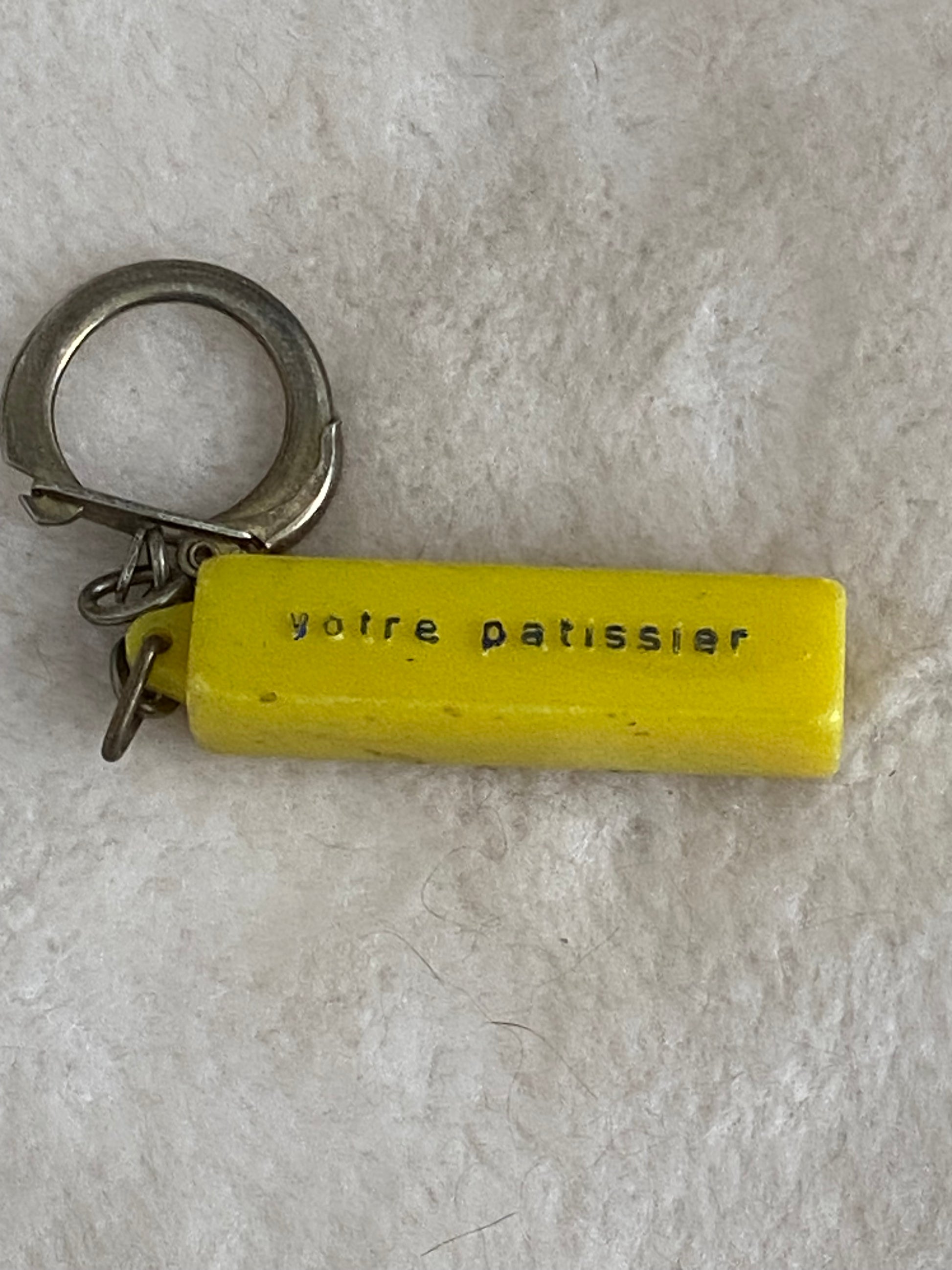 Porte clés ancien. Biscuits Belin