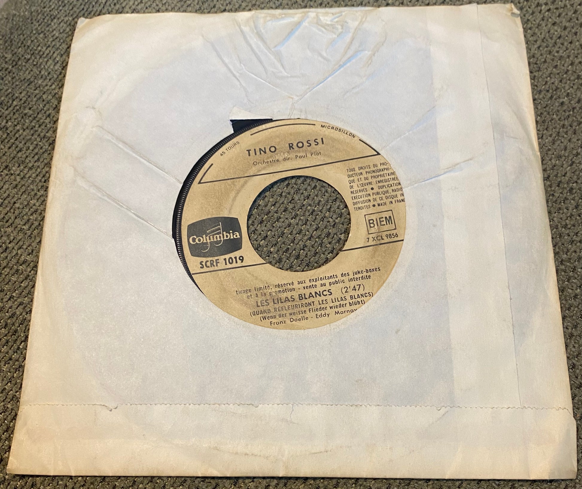 Disque vinyle 45 tours Tino Rossi. Une rose