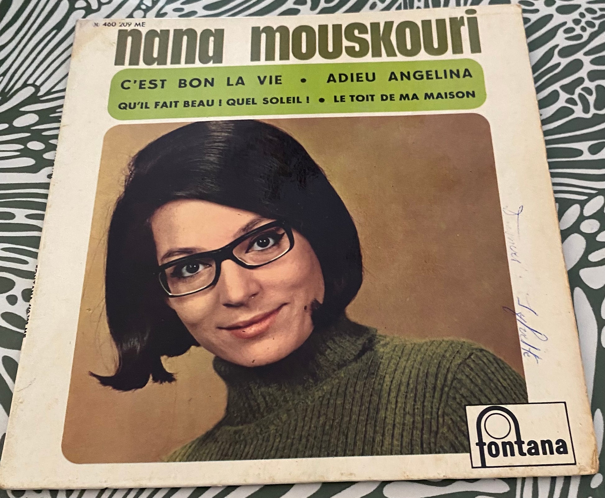 Disque vinyle 45 tours Nana Mouskouri. C’est bon la vie