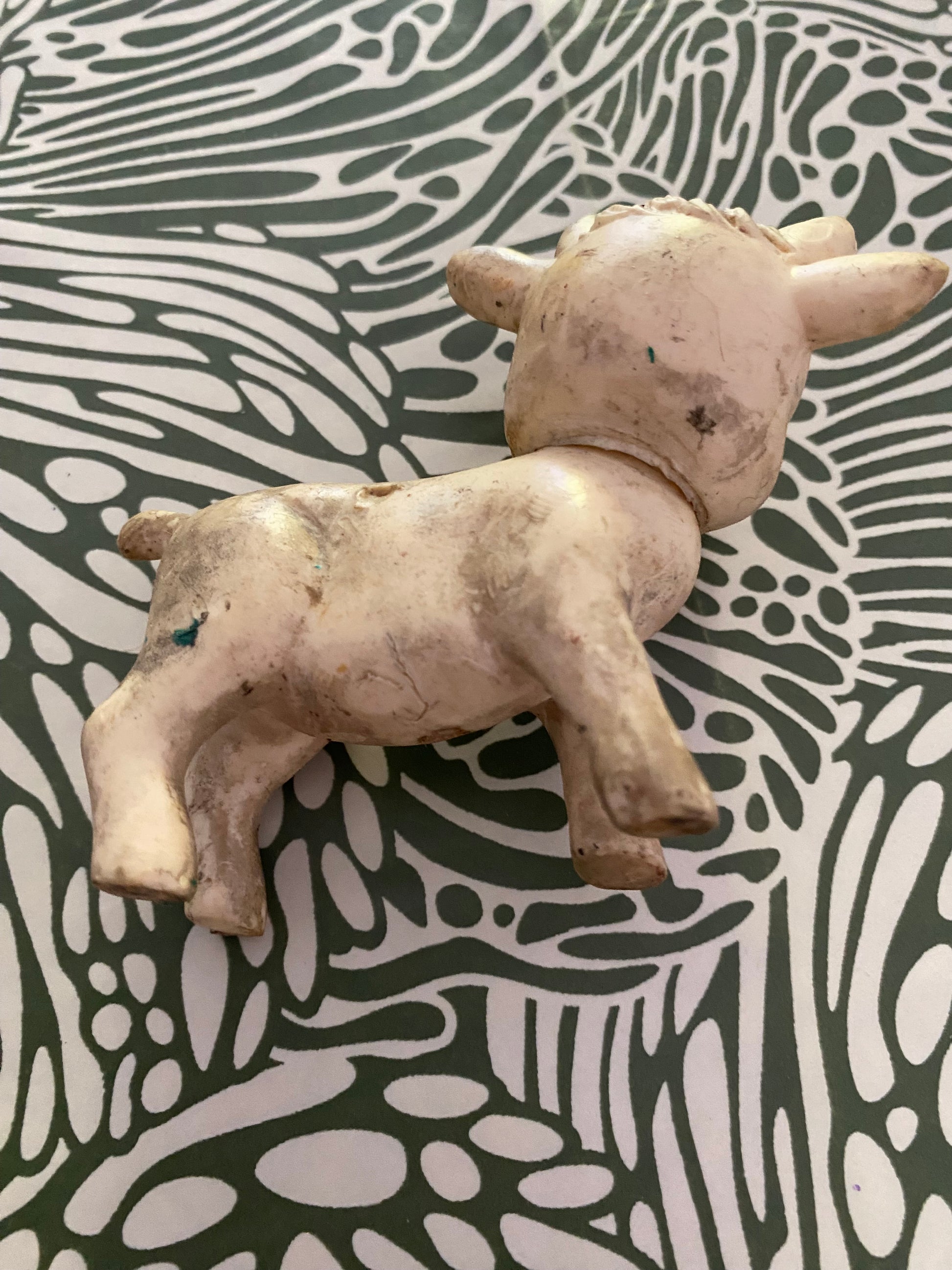 Figurine ancienne Vache pouet pouet.